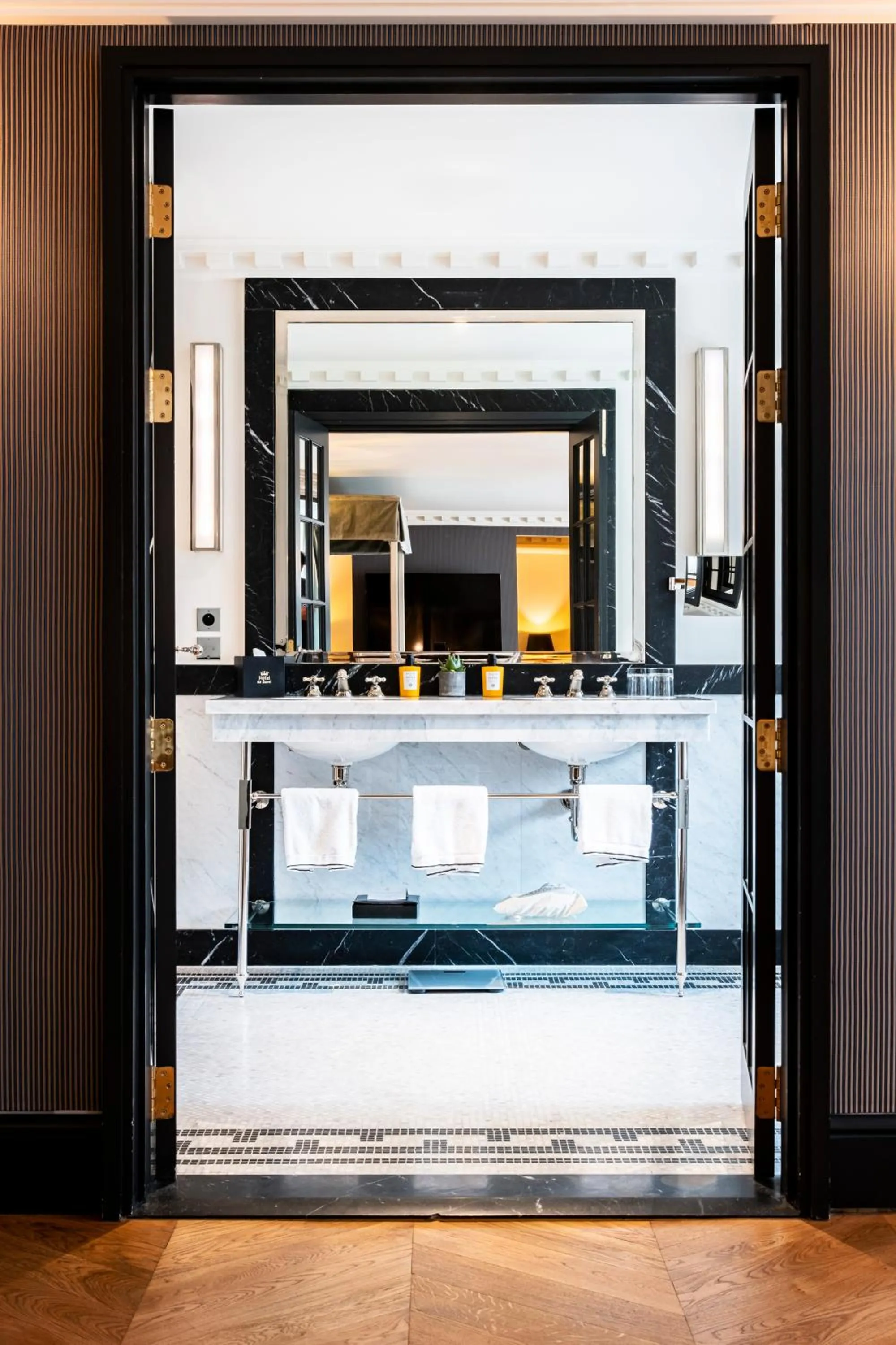 Hôtel de Berri Champs-Élysées, a Luxury Collection Hotel