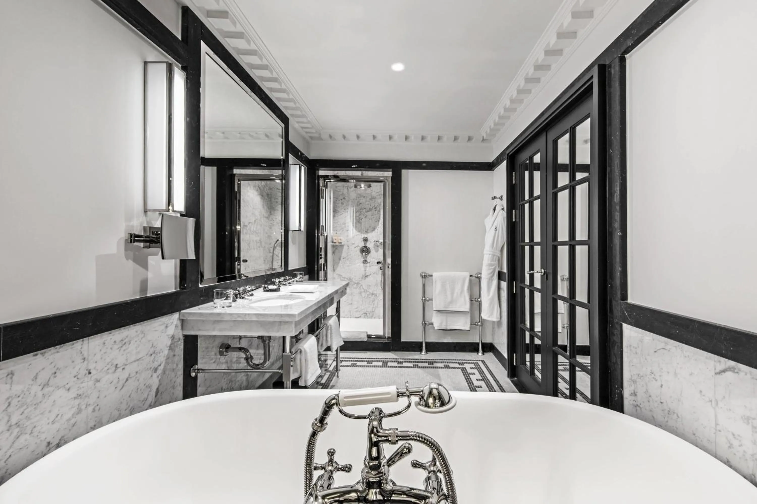 Bathroom in Hôtel de Berri Champs-Élysées, a Luxury Collection Hotel