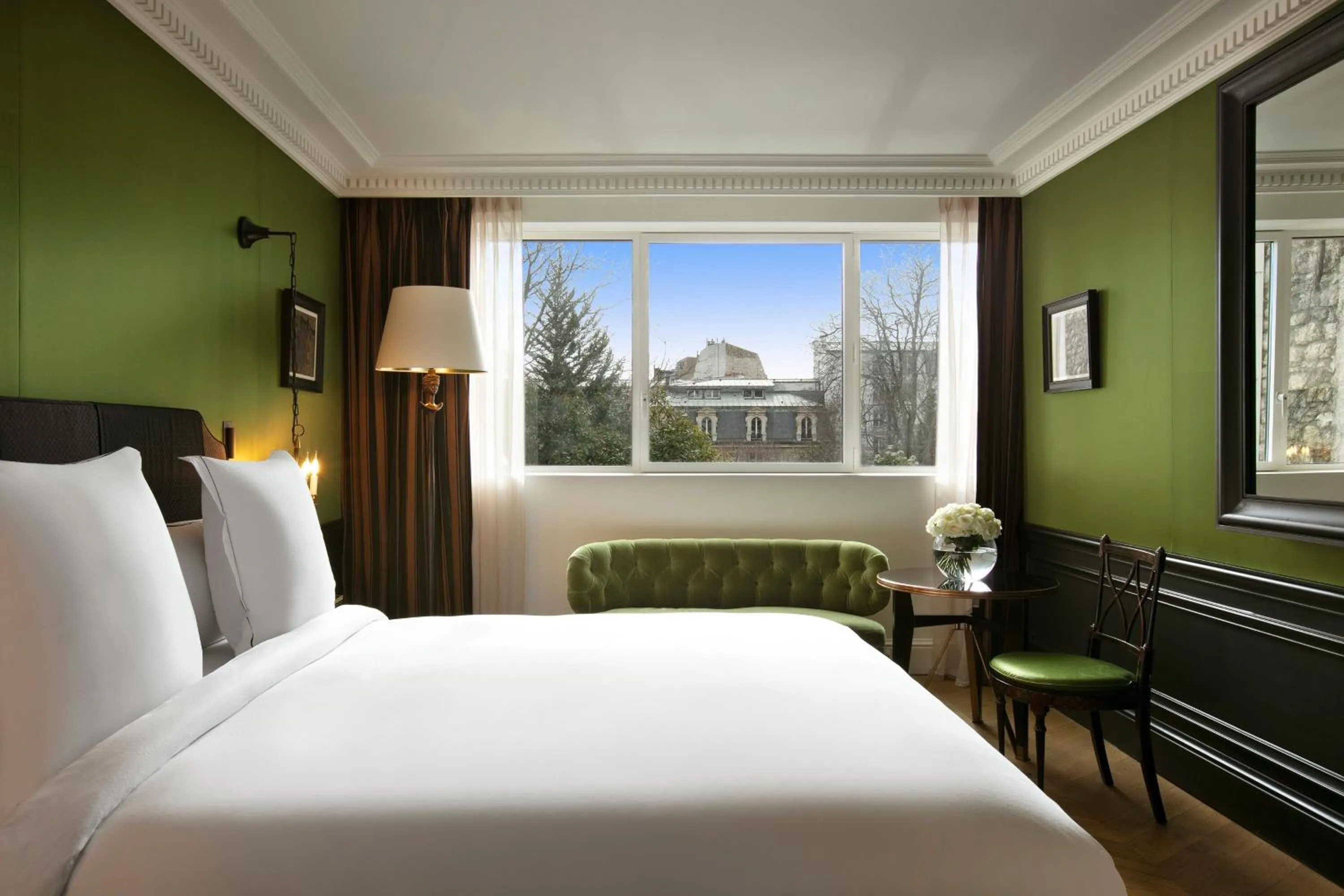Photo of the whole room, Bed in Hôtel de Berri Champs-Élysées, a Luxury Collection Hotel