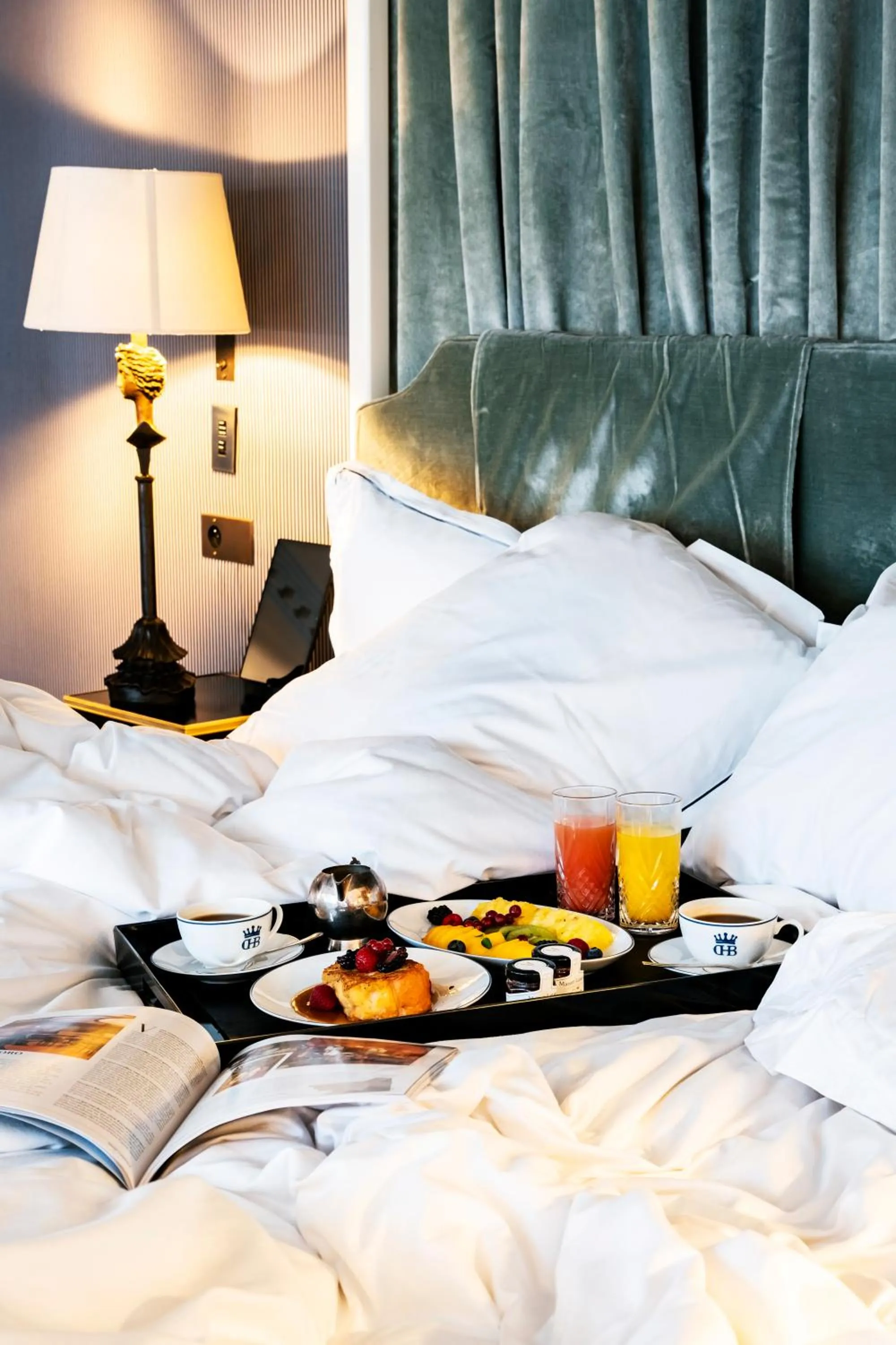 Bed in Hôtel de Berri Champs-Élysées, a Luxury Collection Hotel