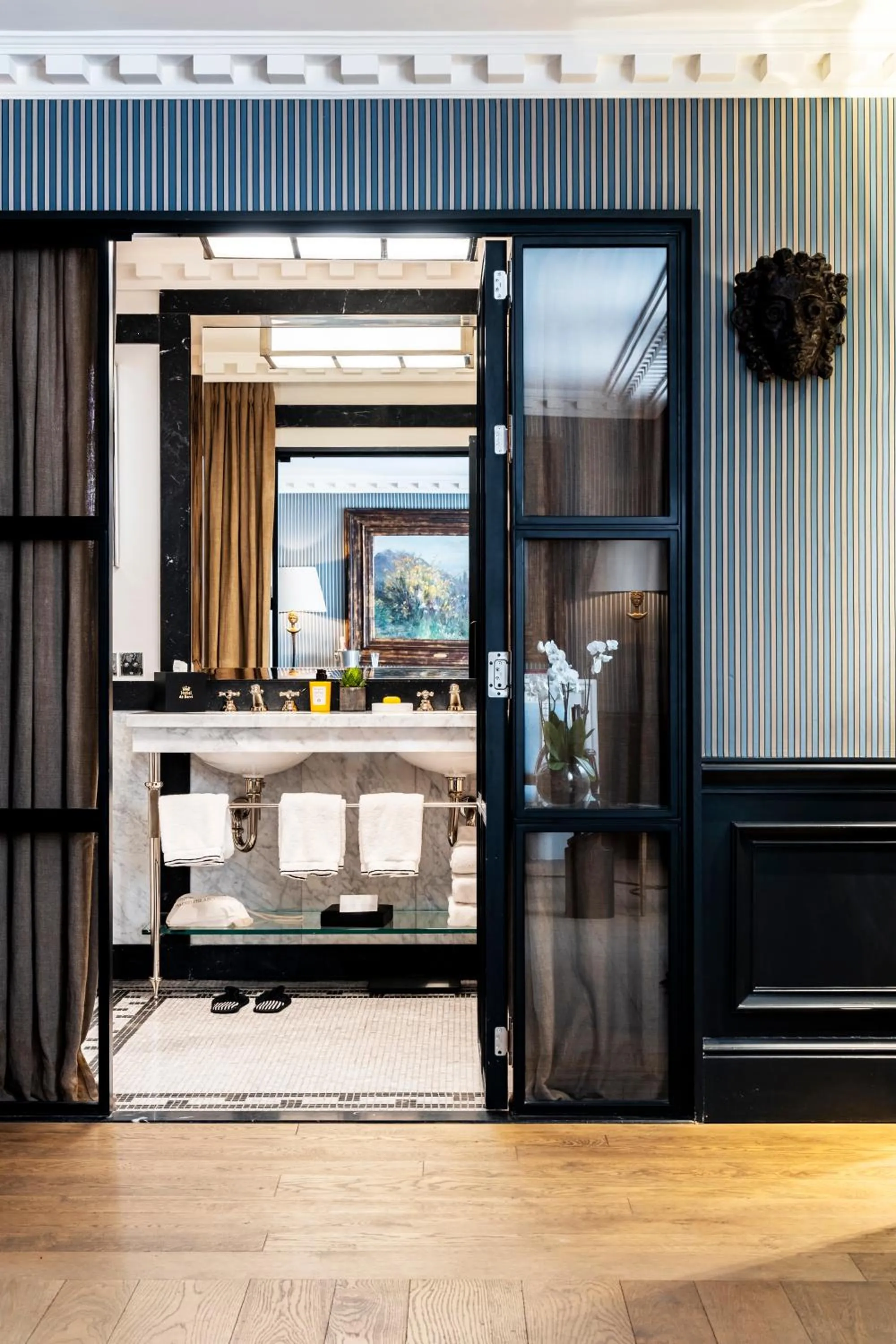 Hôtel de Berri Champs-Élysées, a Luxury Collection Hotel