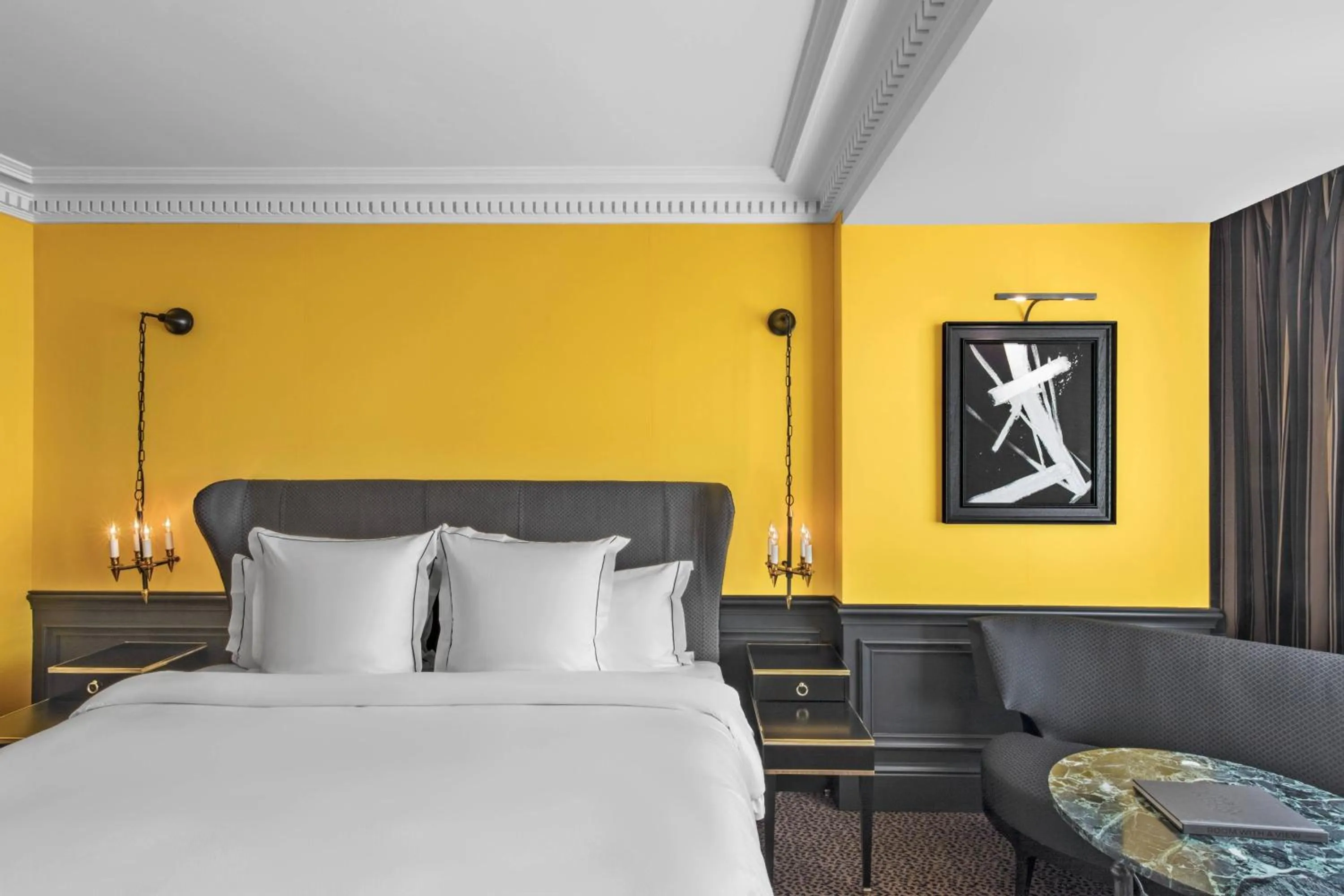 Photo of the whole room, Bed in Hôtel de Berri Champs-Élysées, a Luxury Collection Hotel