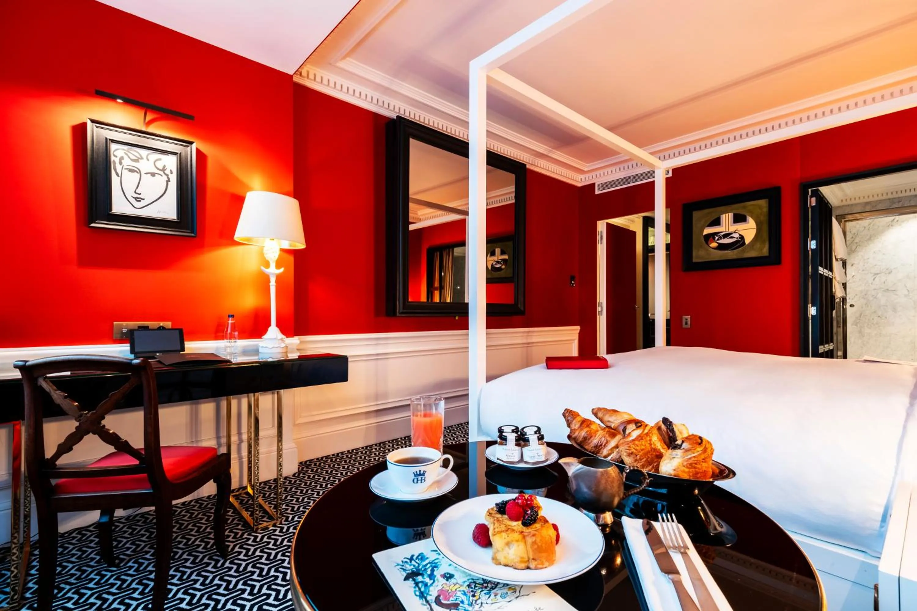 Breakfast in Hôtel de Berri Champs-Élysées, a Luxury Collection Hotel