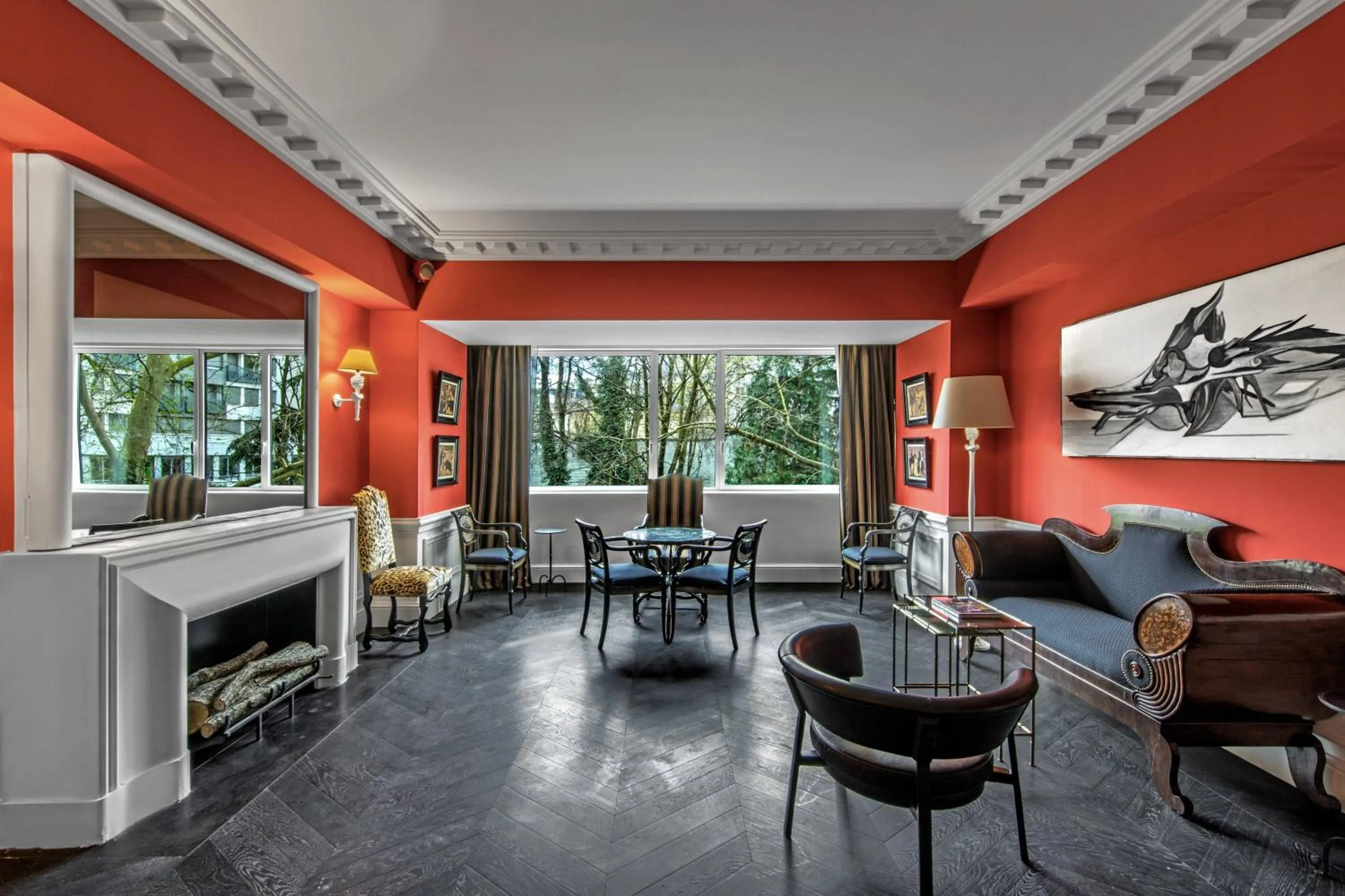 Photo of the whole room in Hôtel de Berri Champs-Élysées, a Luxury Collection Hotel