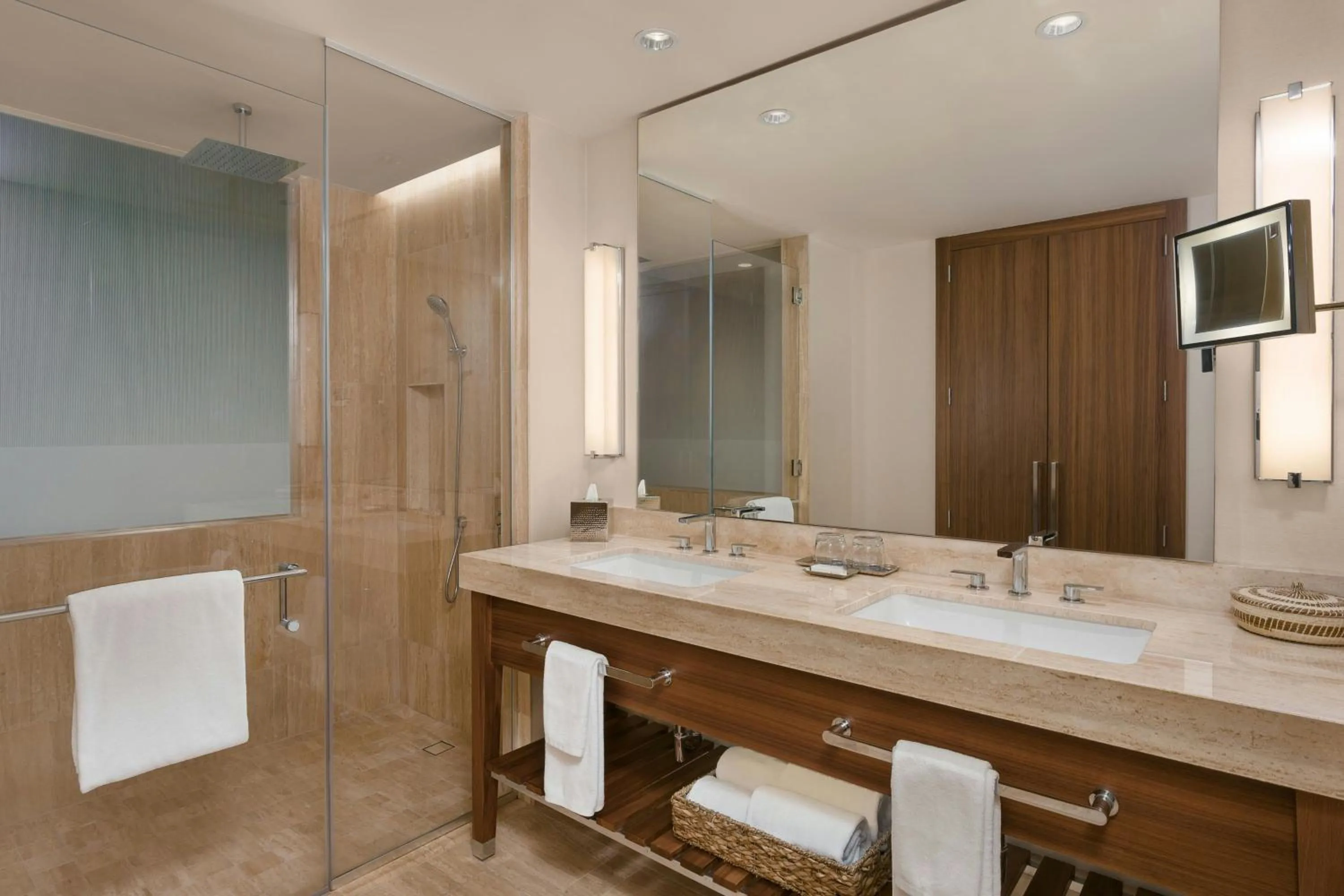 Bathroom in The Santa Maria, a Luxury Collection Hotel & Golf Resort, Panama City