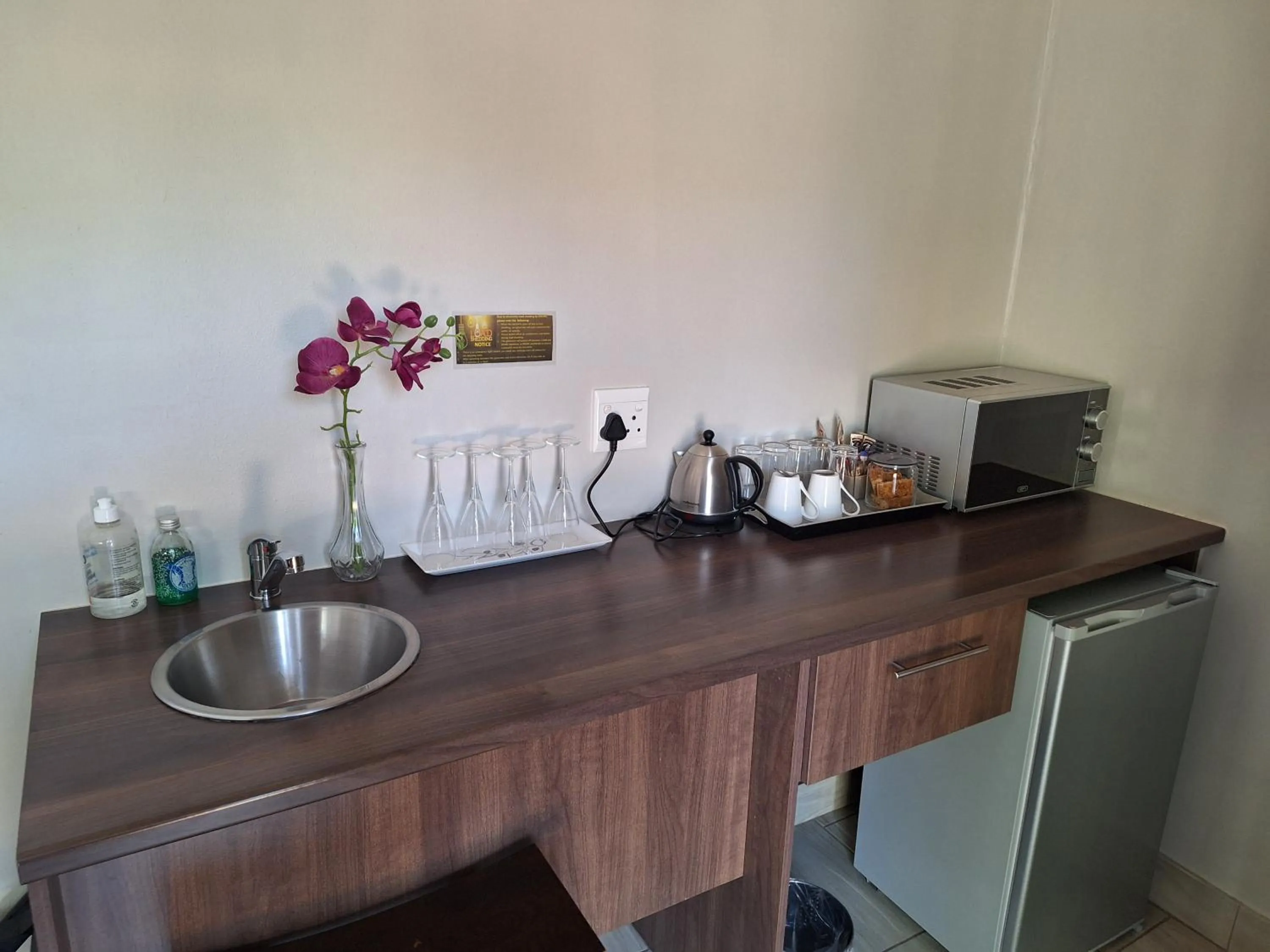 Coffee/tea facilities in Three Olives Guesthouse