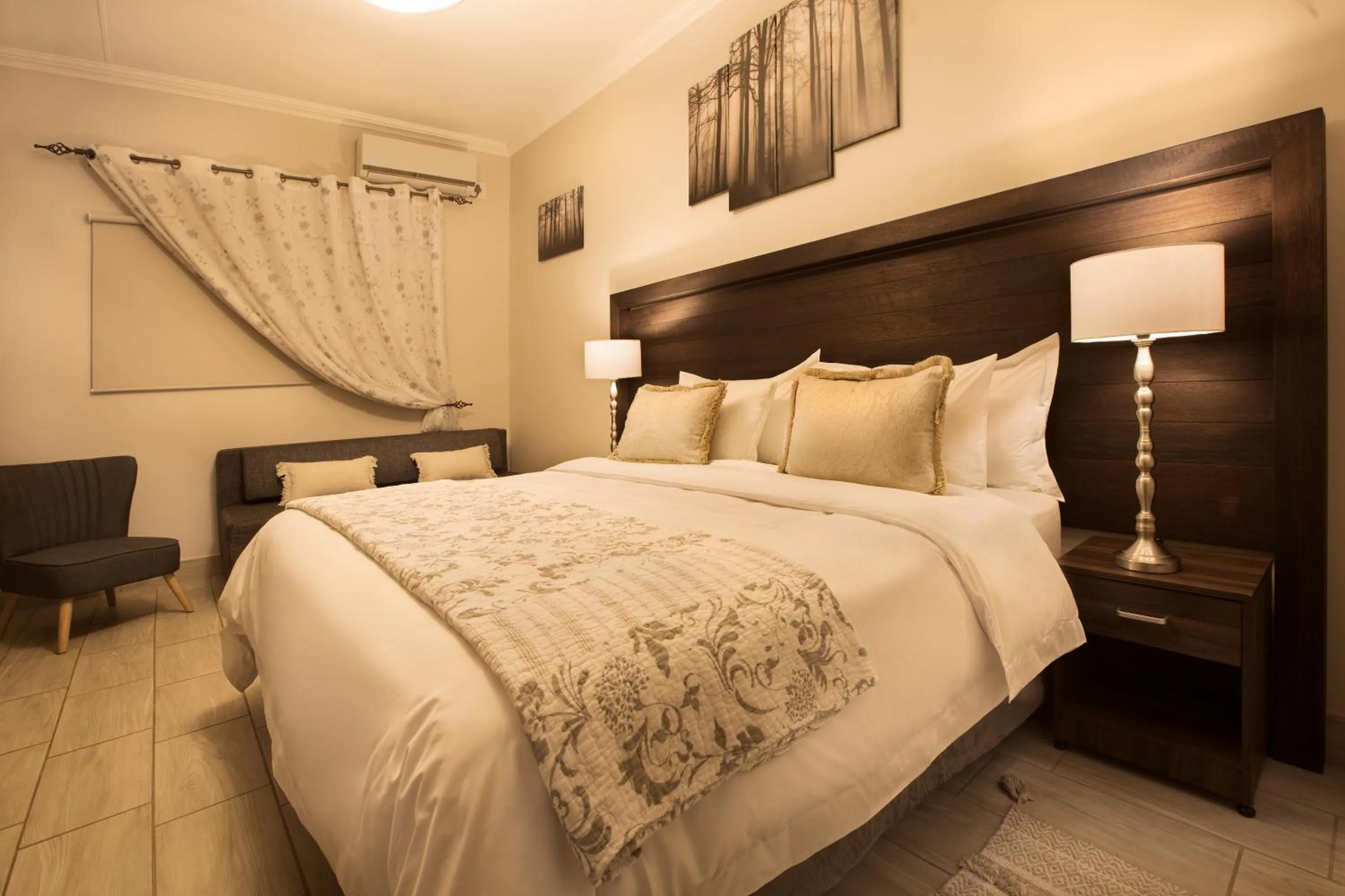 Bedroom, Bed in Three Olives Guesthouse