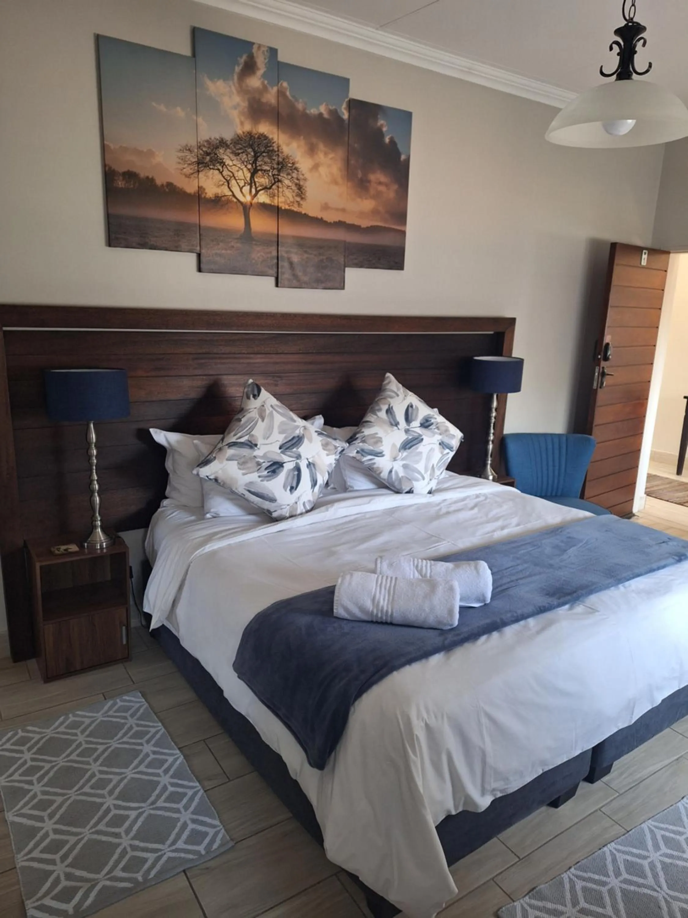 Bedroom, Bed in Three Olives Guesthouse