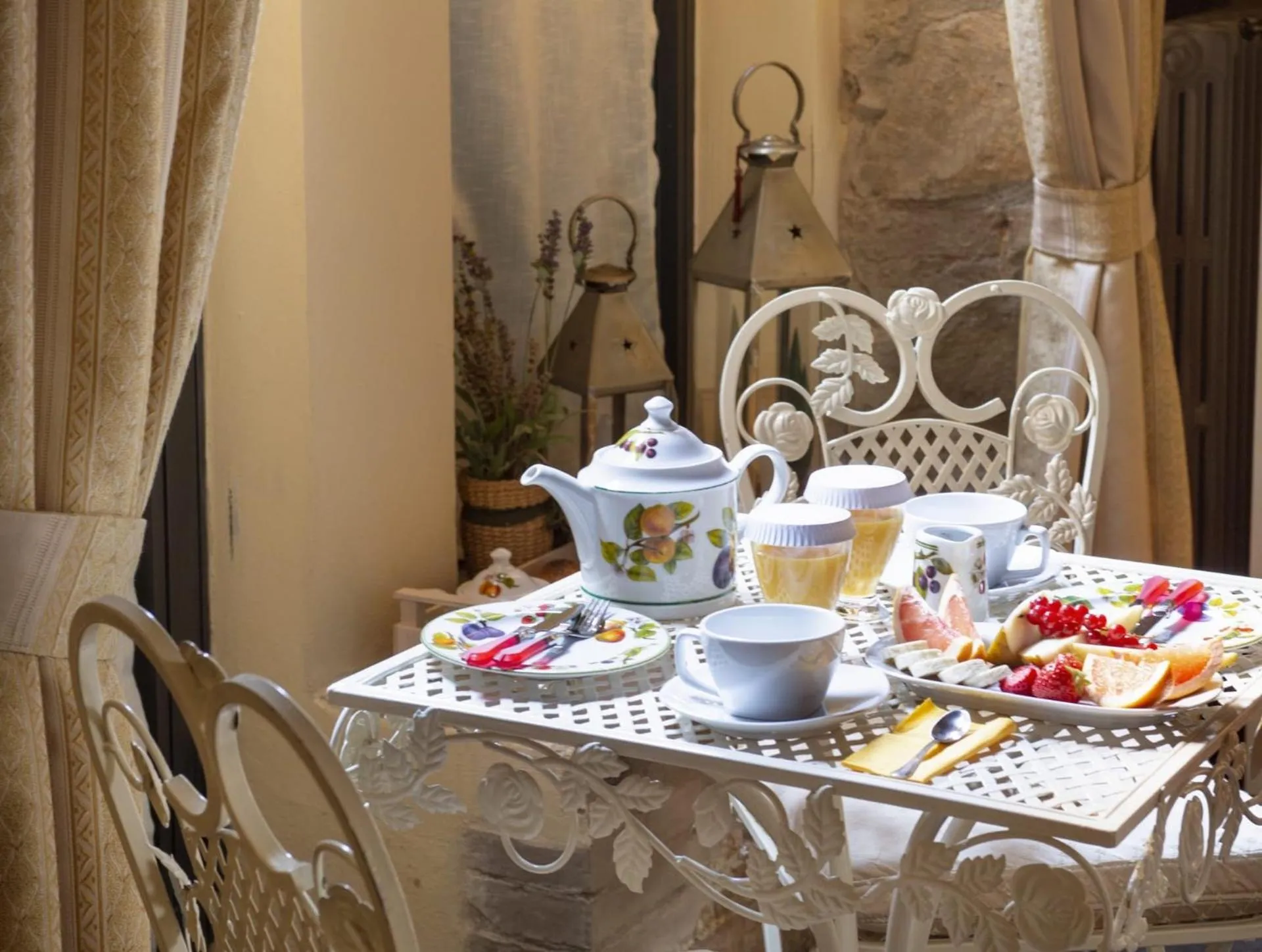 Food and drinks in Porta Castellana B&B - Apartment