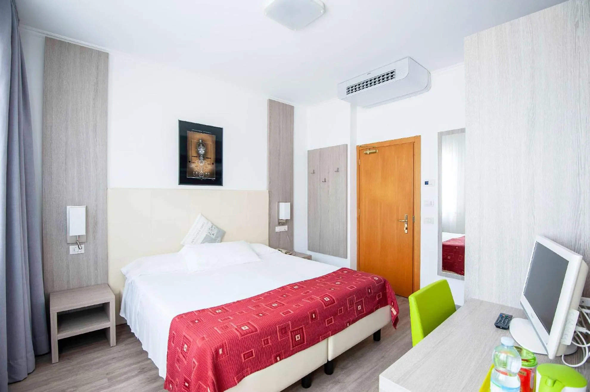 Photo of the whole room in Velòra ex Hotel Venezia