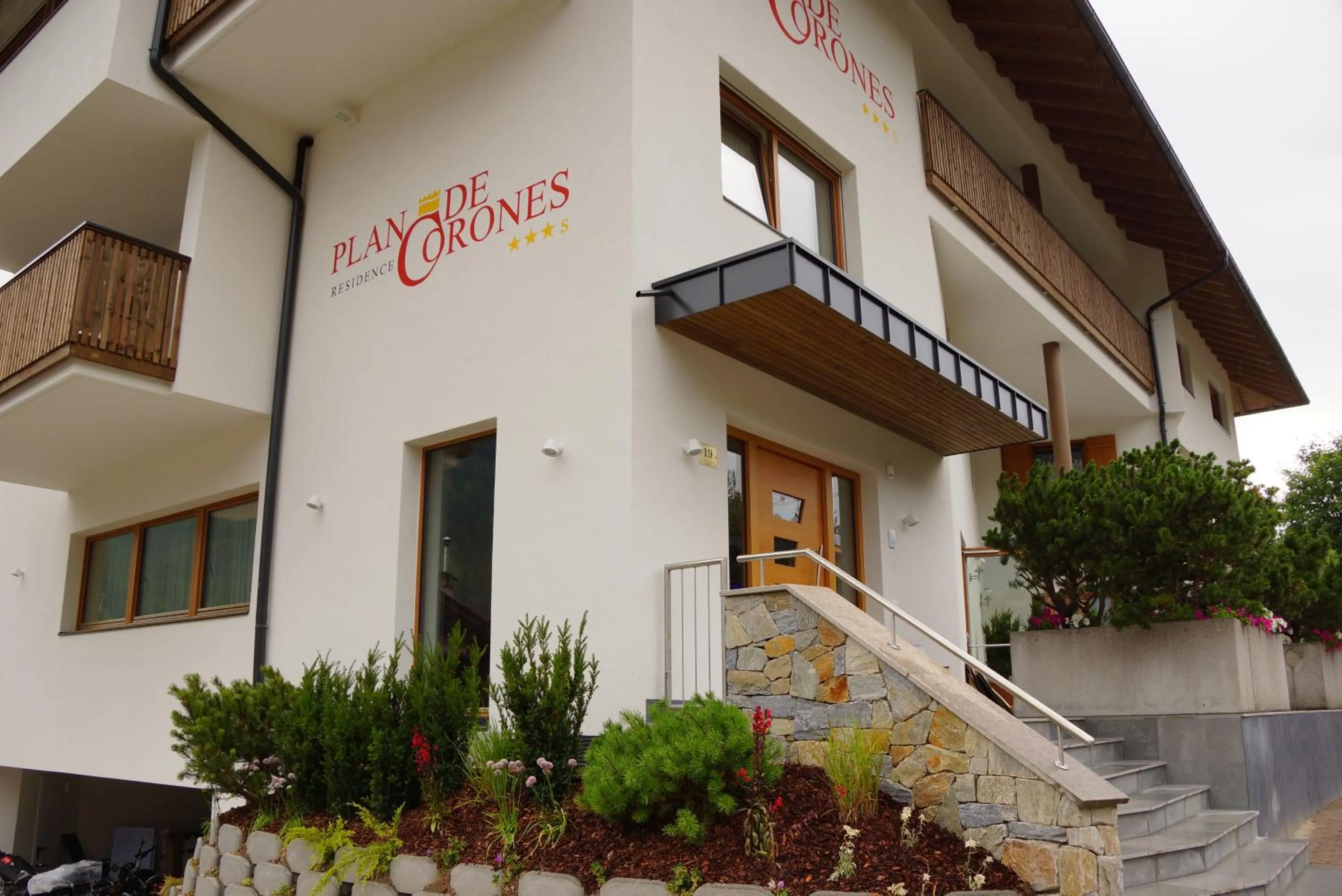 Facade/entrance in PLAN DE CORONES apartments