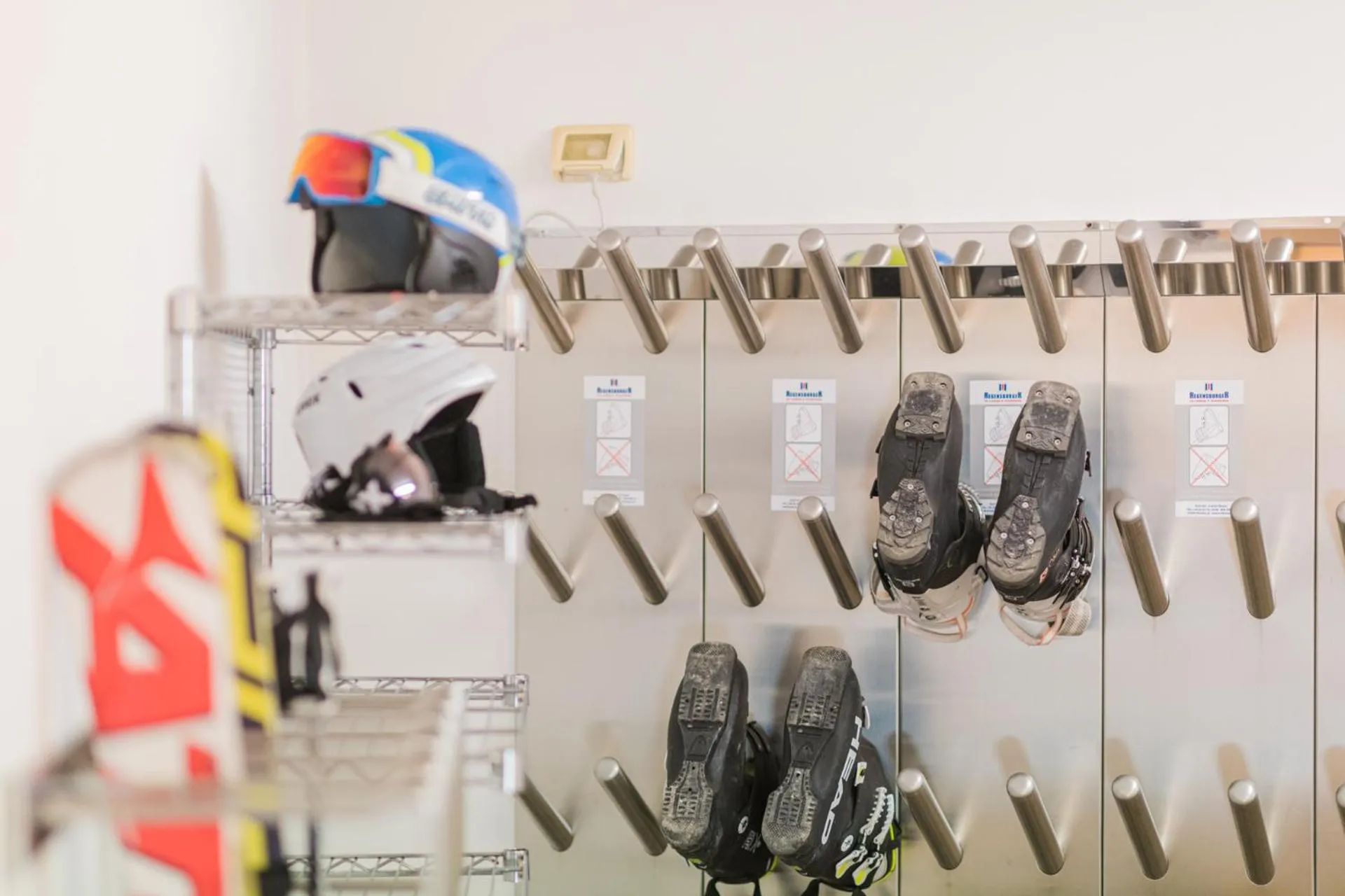 Skiing in PLAN DE CORONES apartments