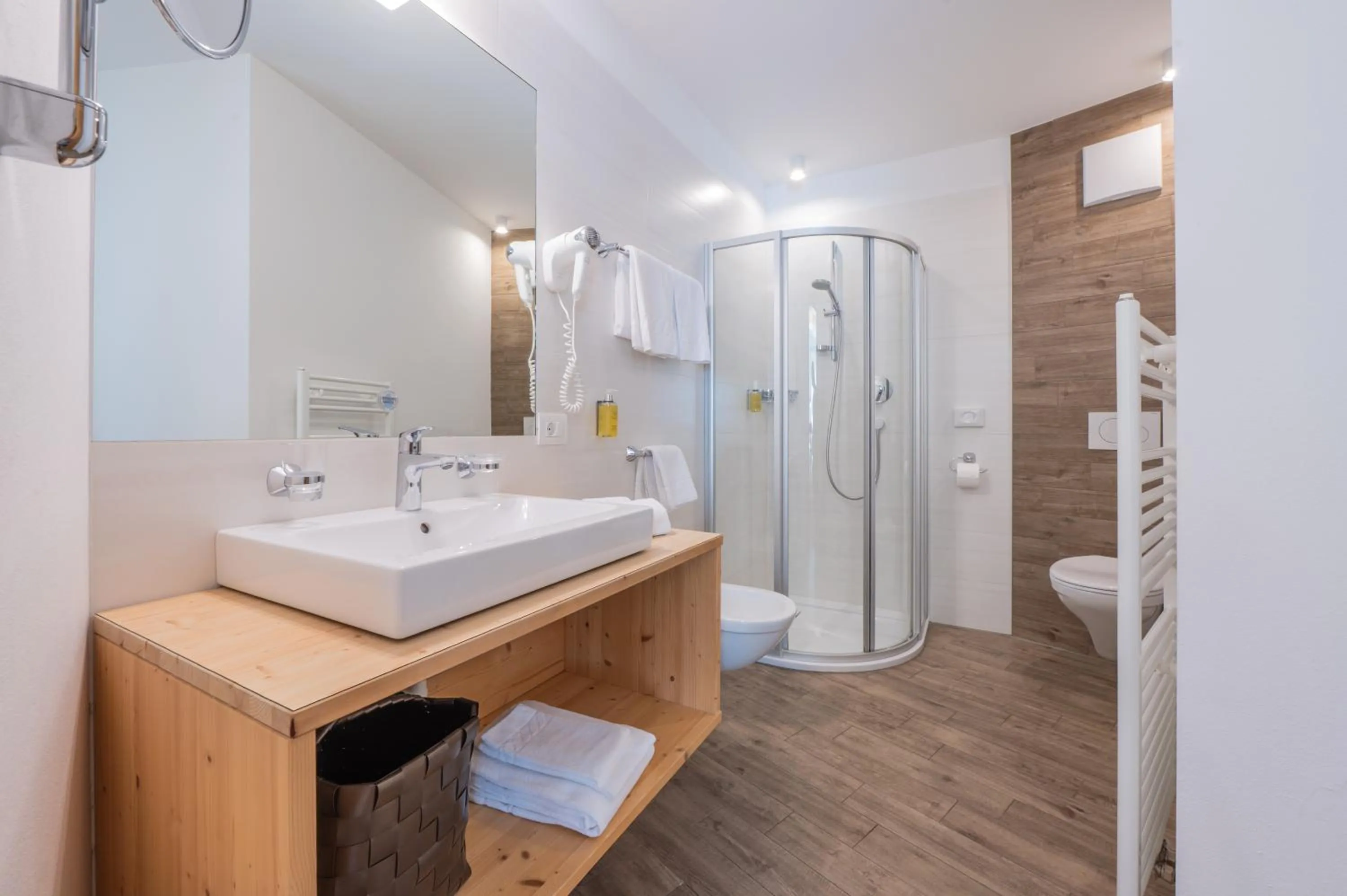 Bathroom in PLAN DE CORONES apartments