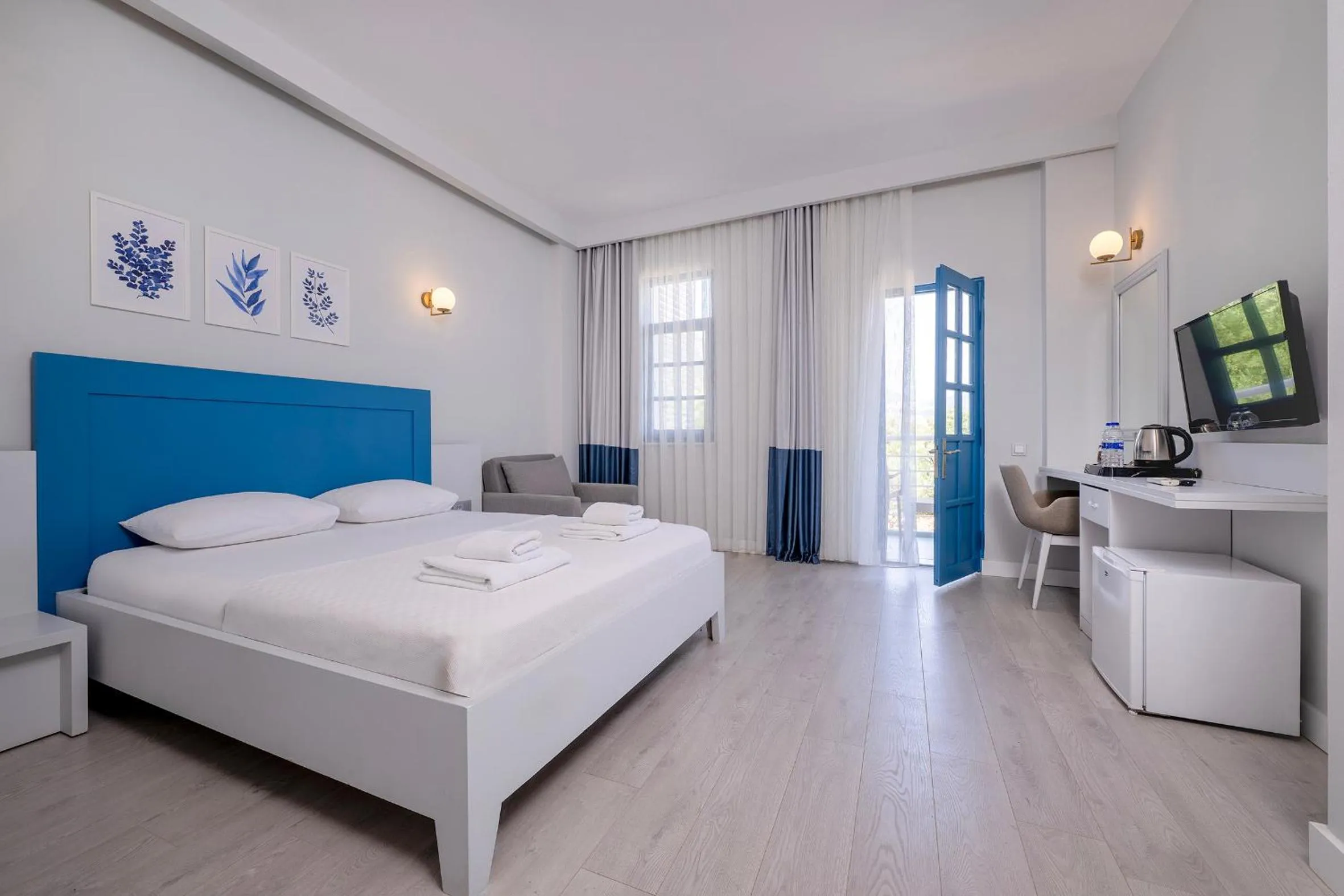 Photo of the whole room, Bed in Kas Marin Hotel