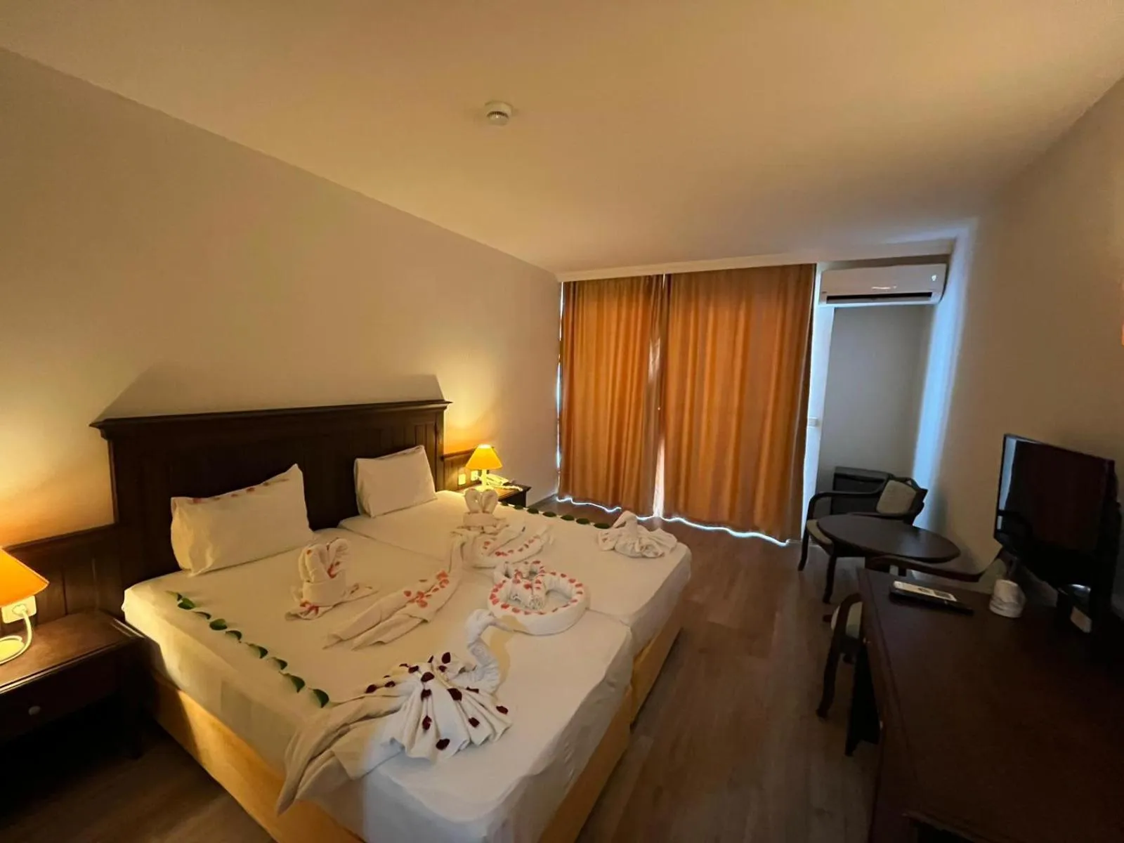 Side Palm D'or Hotel