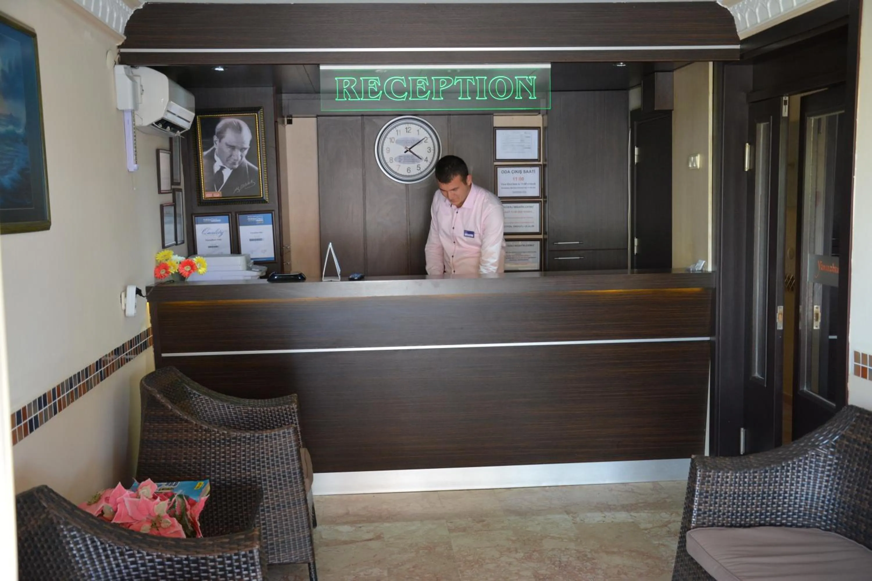 Lobby or reception in Yavuzhan Hotel