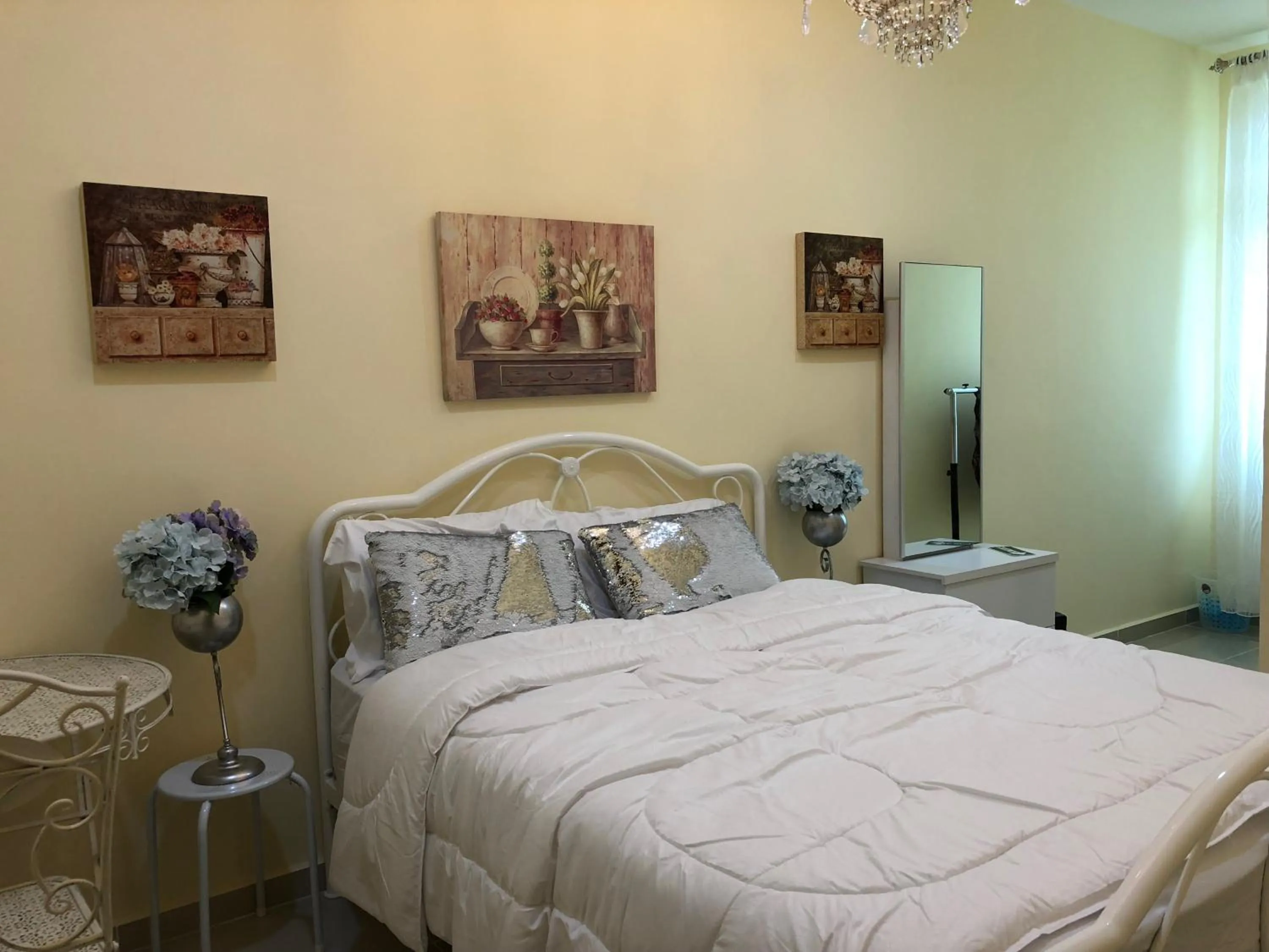 Bedroom, Bed in AAM Hotel