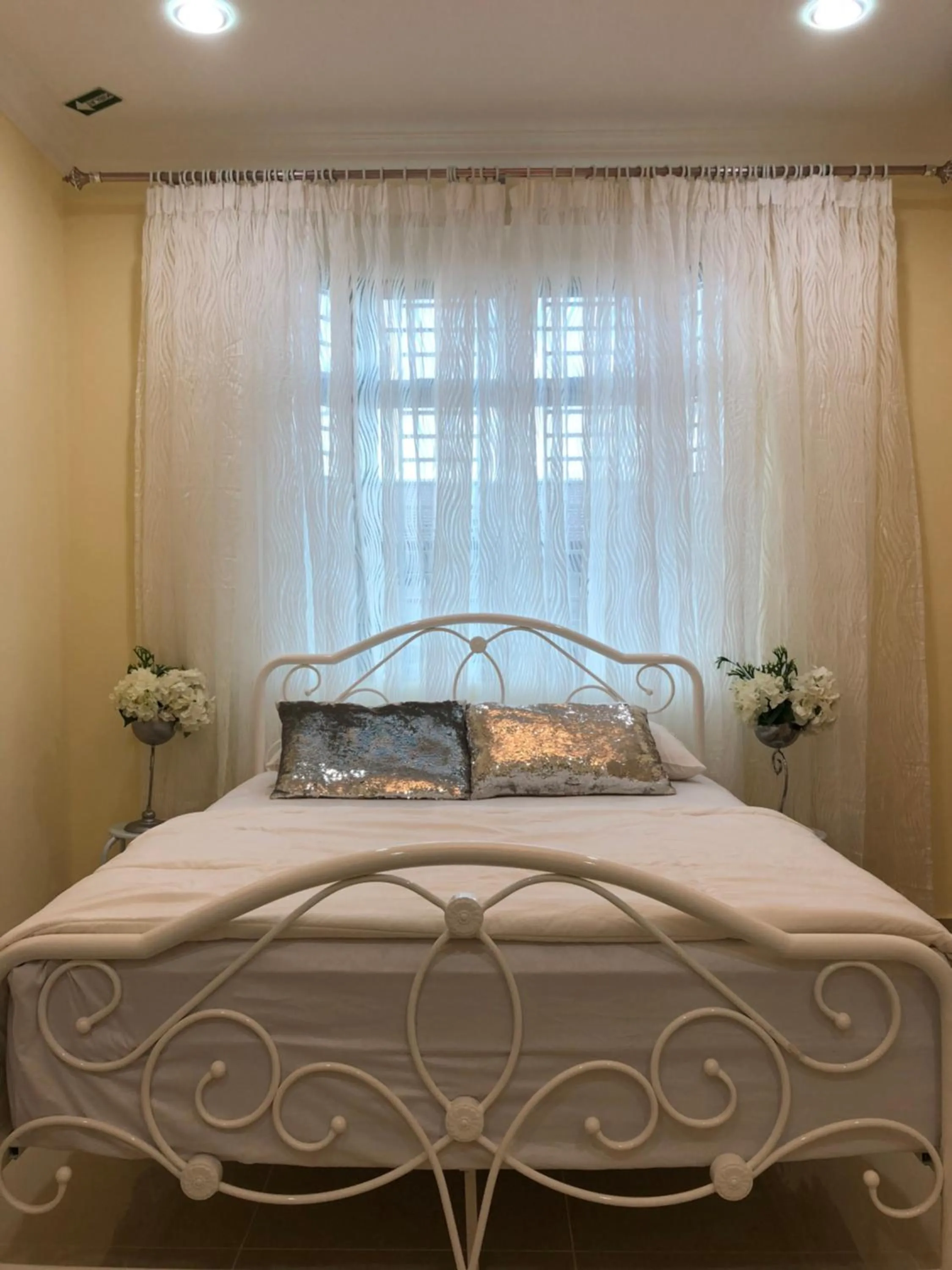 Bedroom, Bed in AAM Hotel