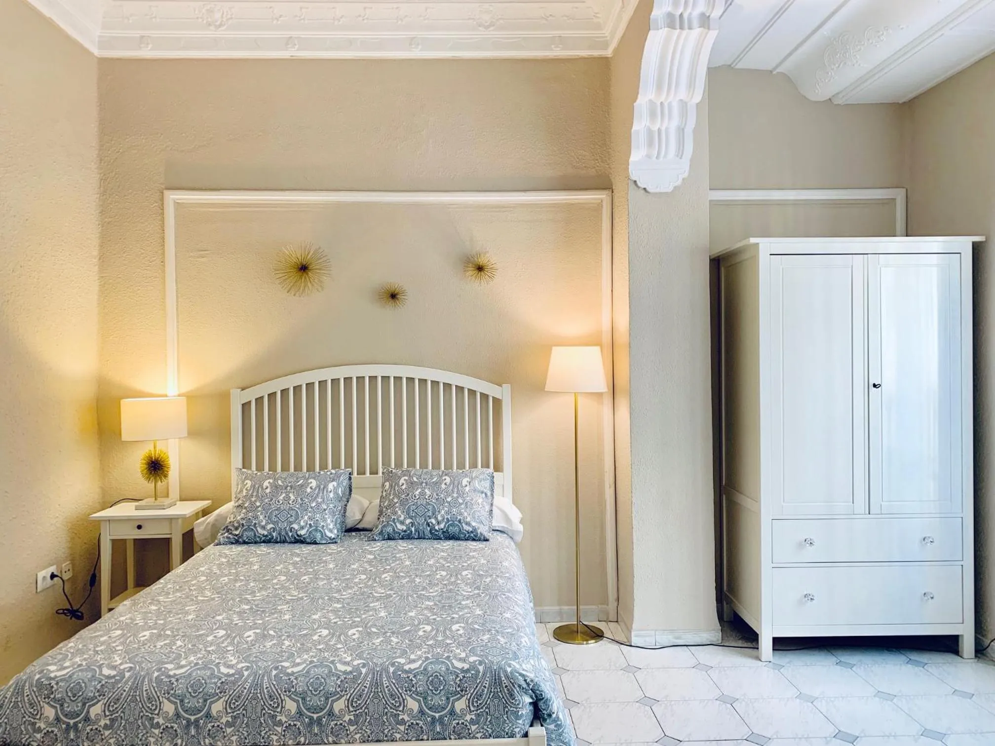 Bed in Hi Valencia Canovas