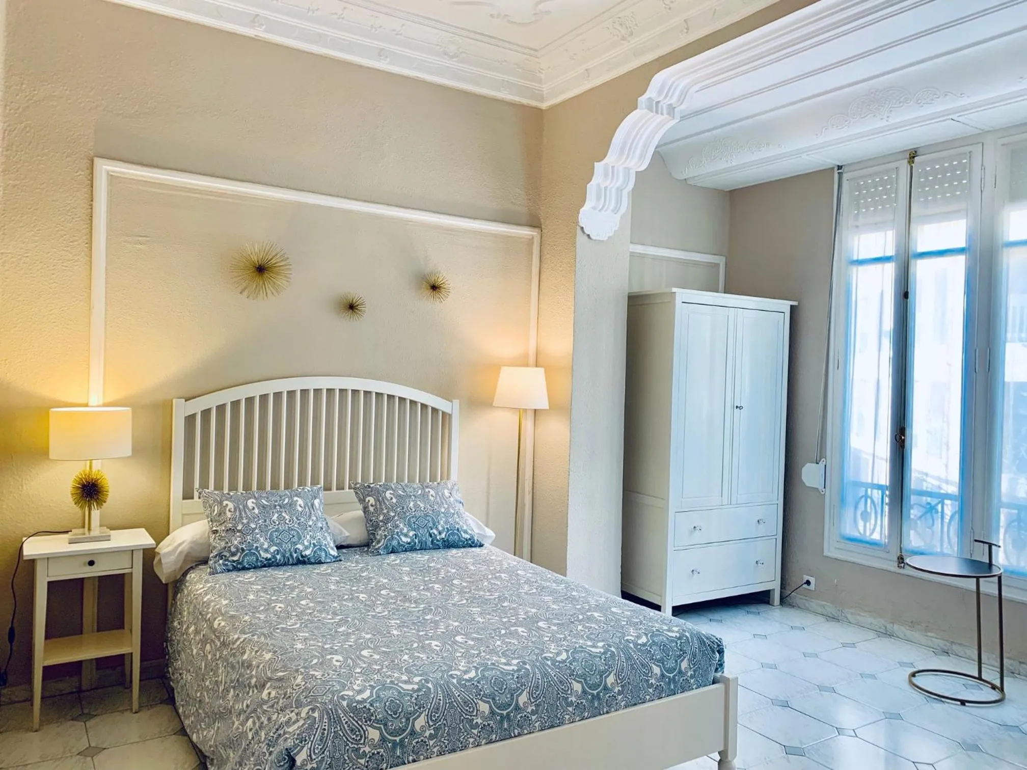 Bed in Hi Valencia Canovas