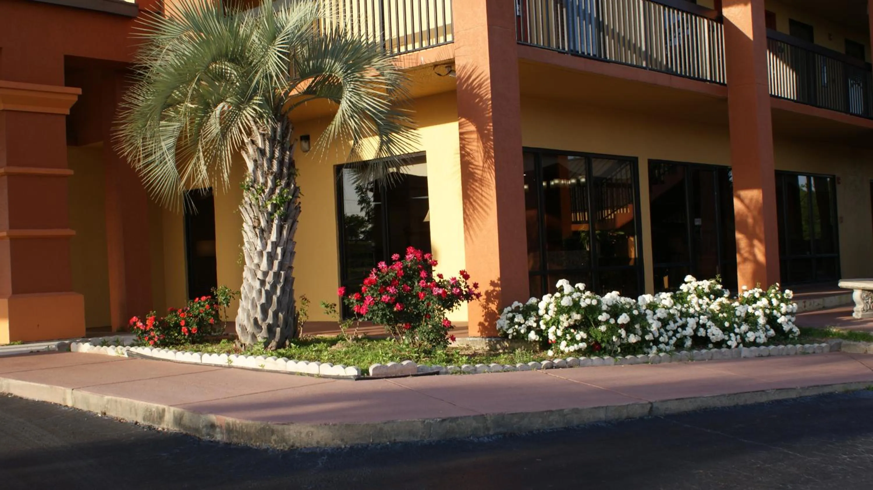 Property building in Home Town Inn & Suites