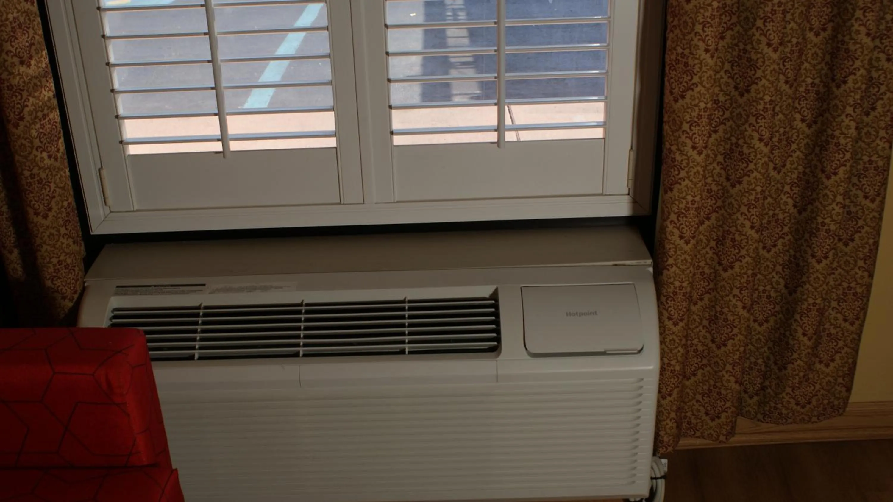 air conditioner in Home Town Inn & Suites