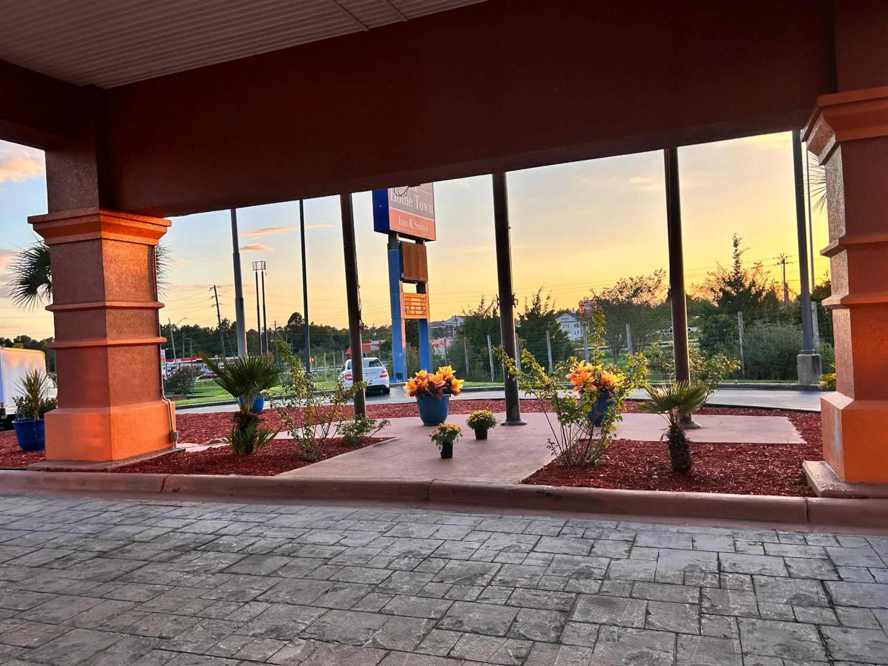 Property building in Home Town Inn & Suites