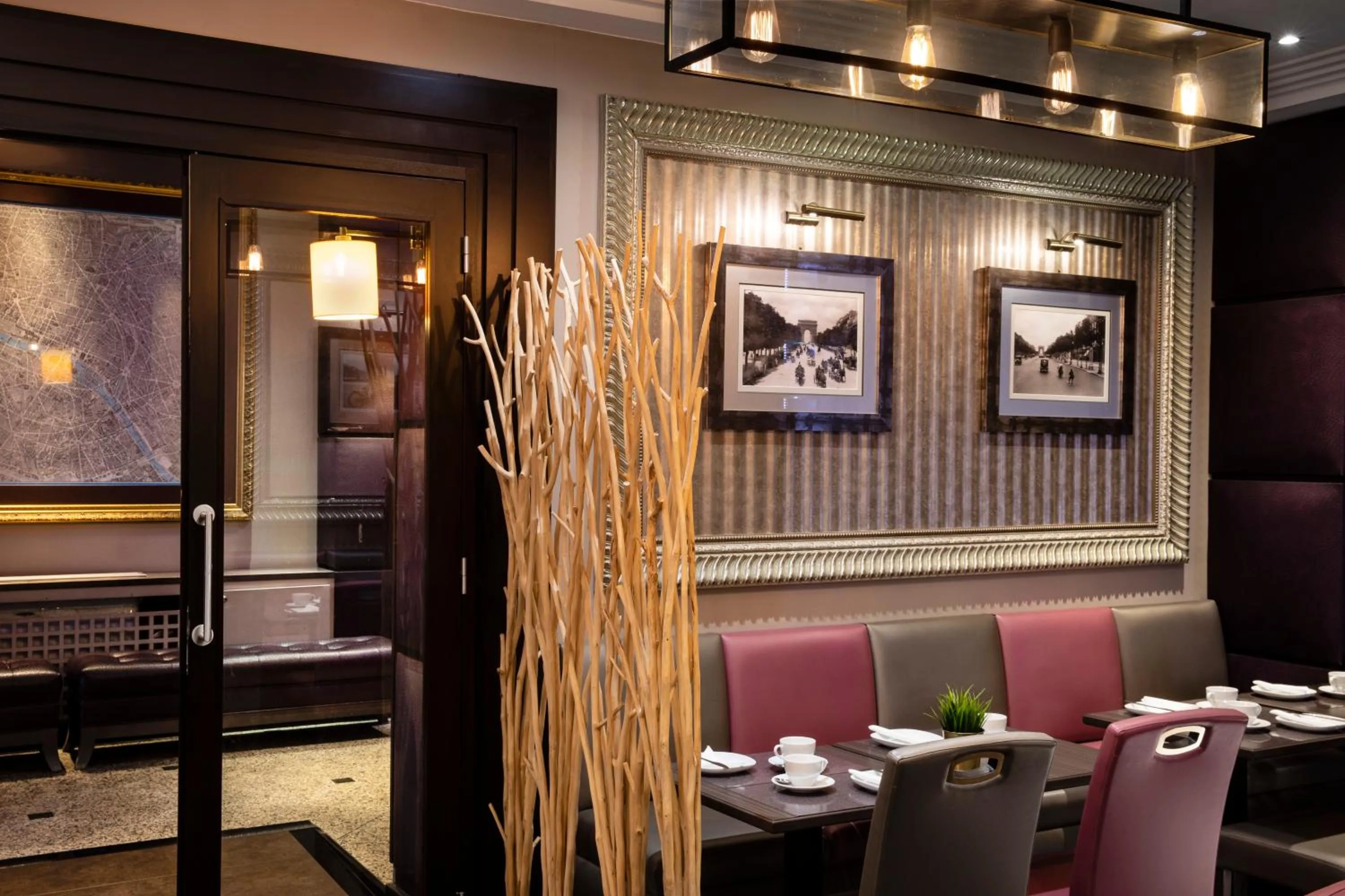 Restaurant/places to eat in Elysées Hôtel