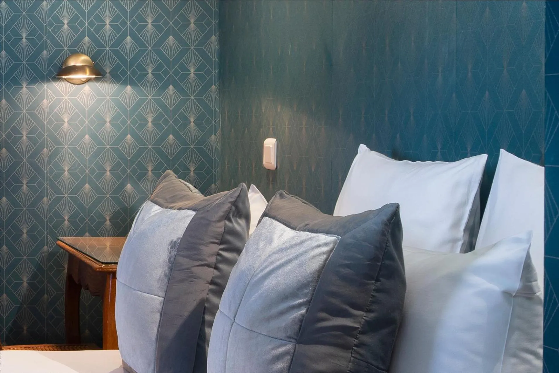 Bedroom, Bed in Elysées Hôtel