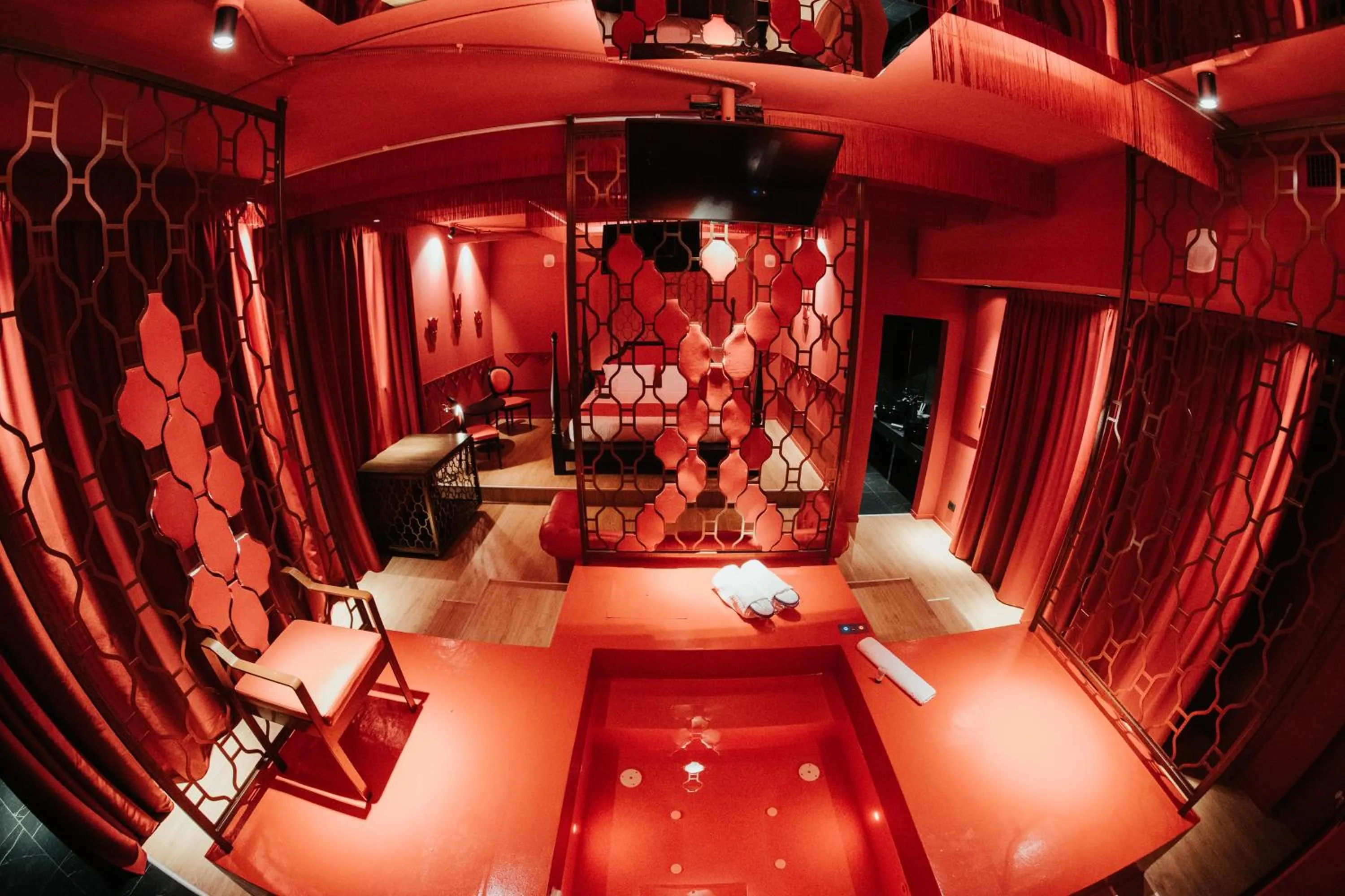 Emotional Grand Motel