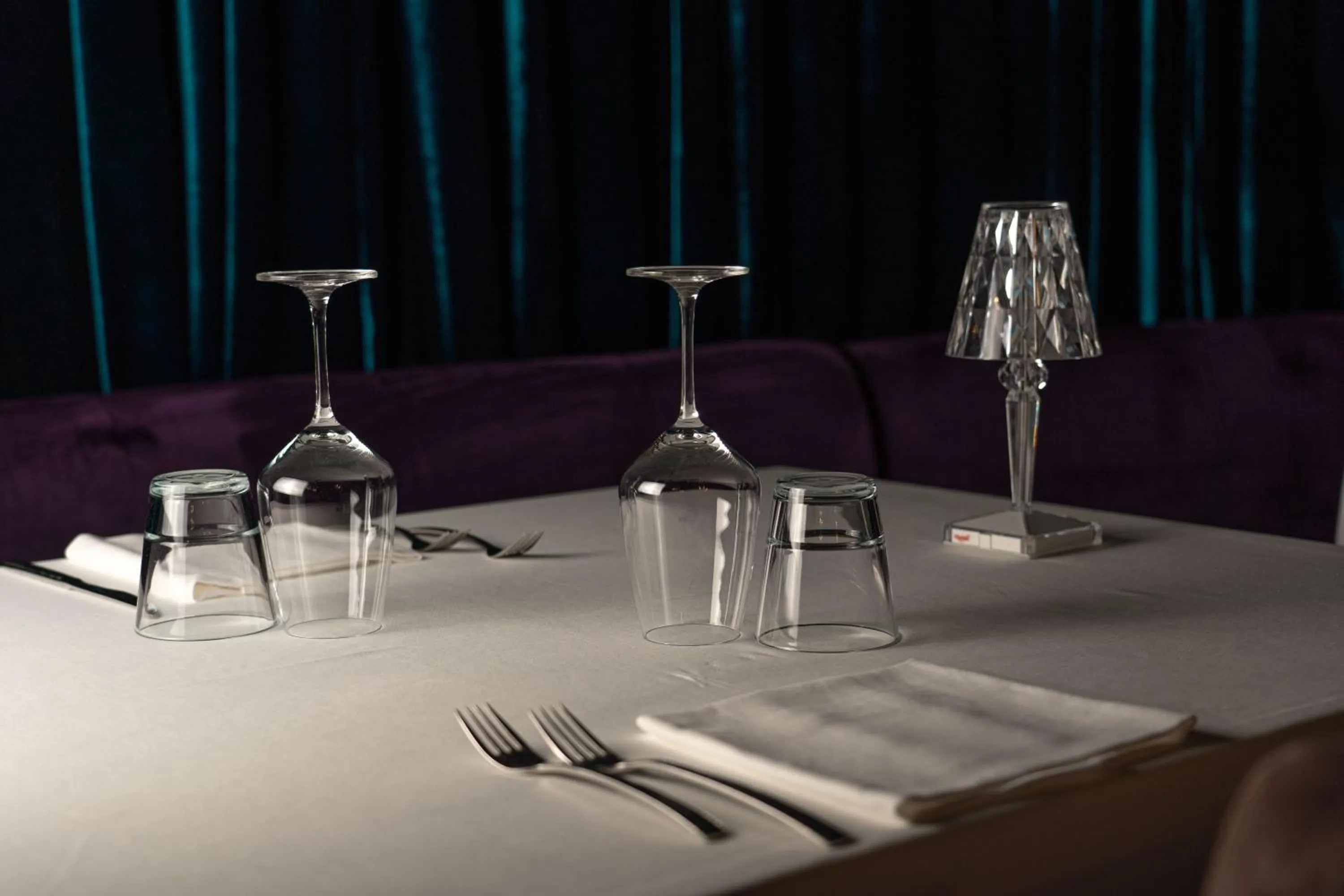 Restaurant/places to eat in Emotional Grand Motel