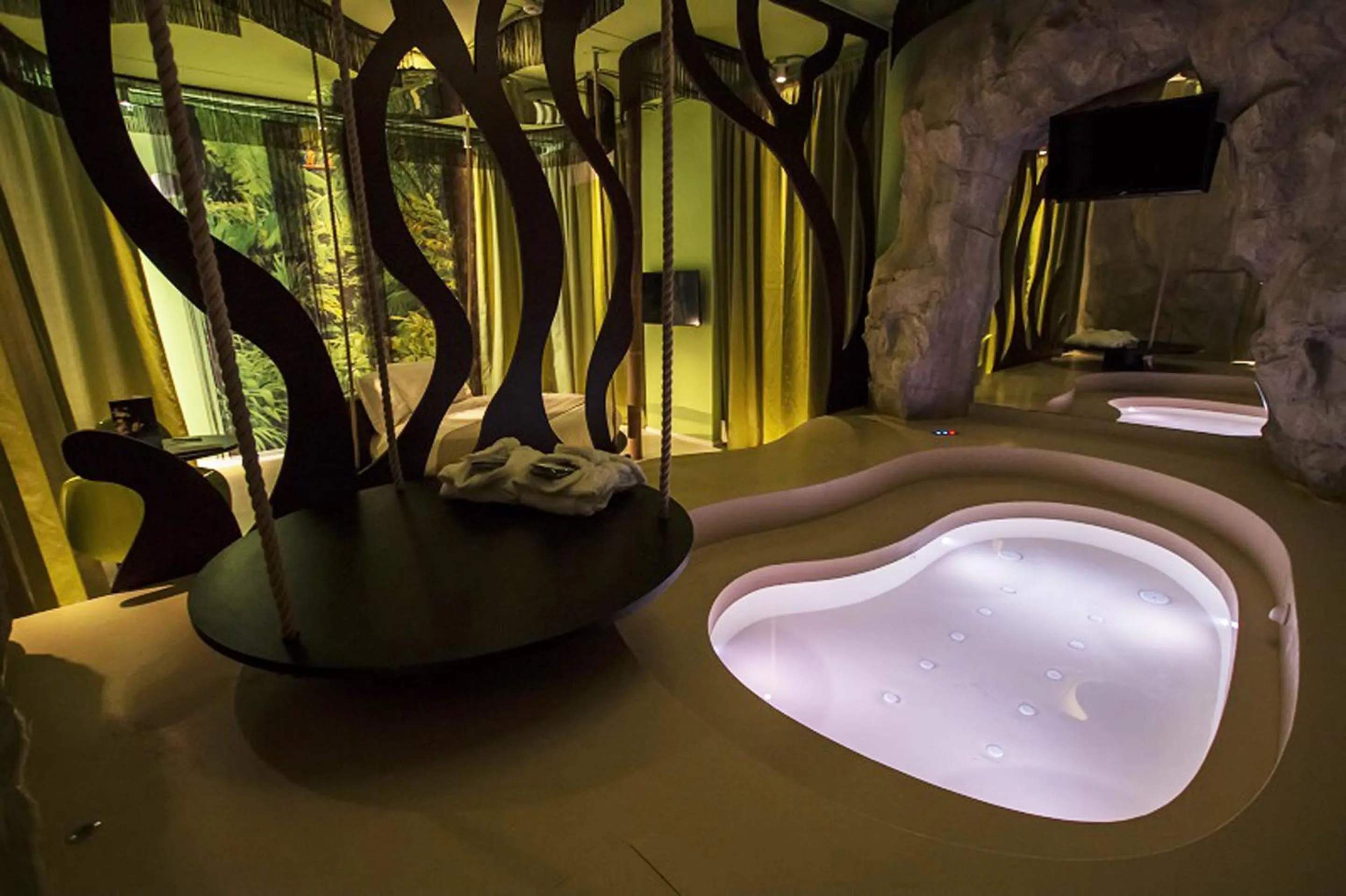 Bed in Emotional Grand Motel