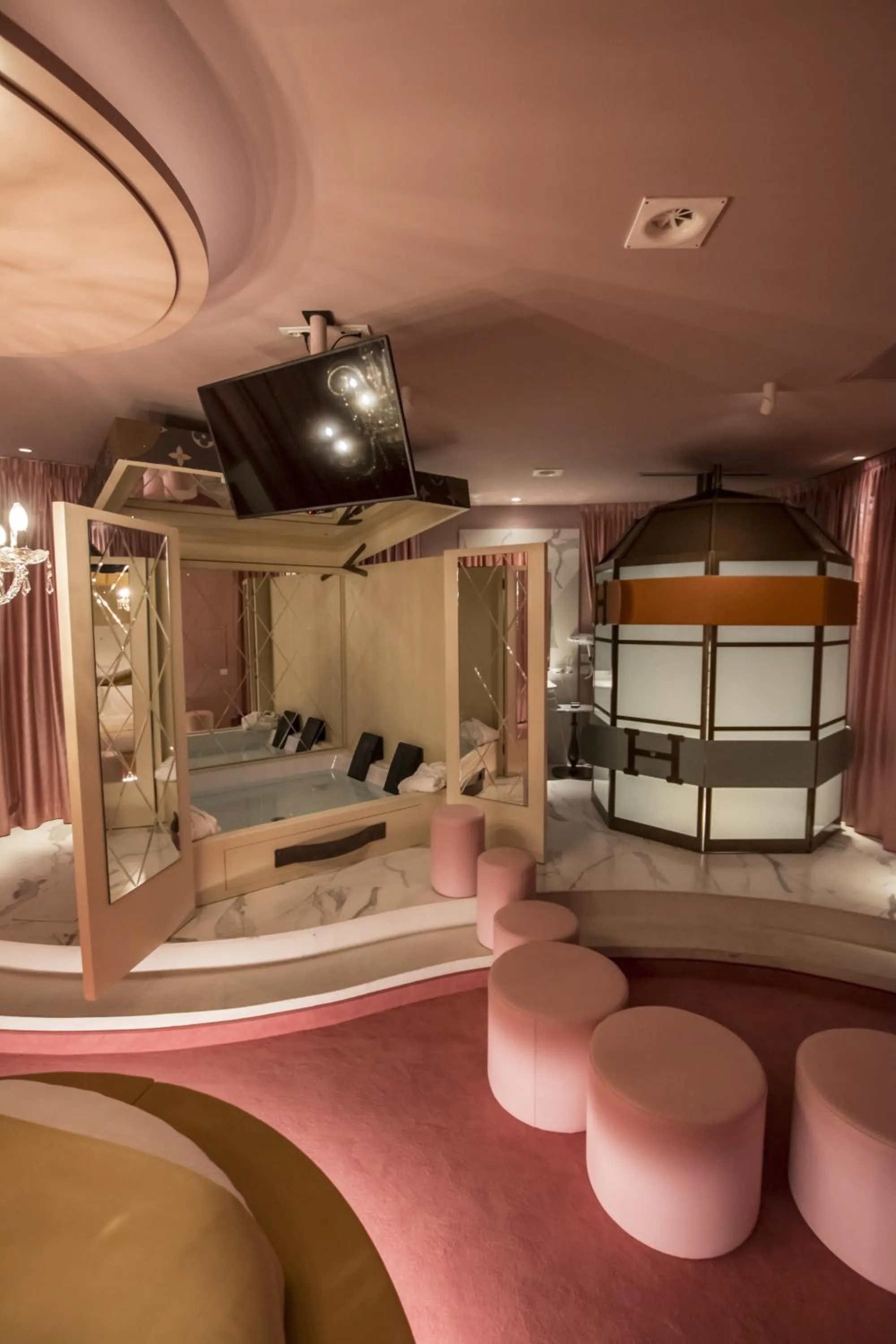 Bed in Emotional Grand Motel