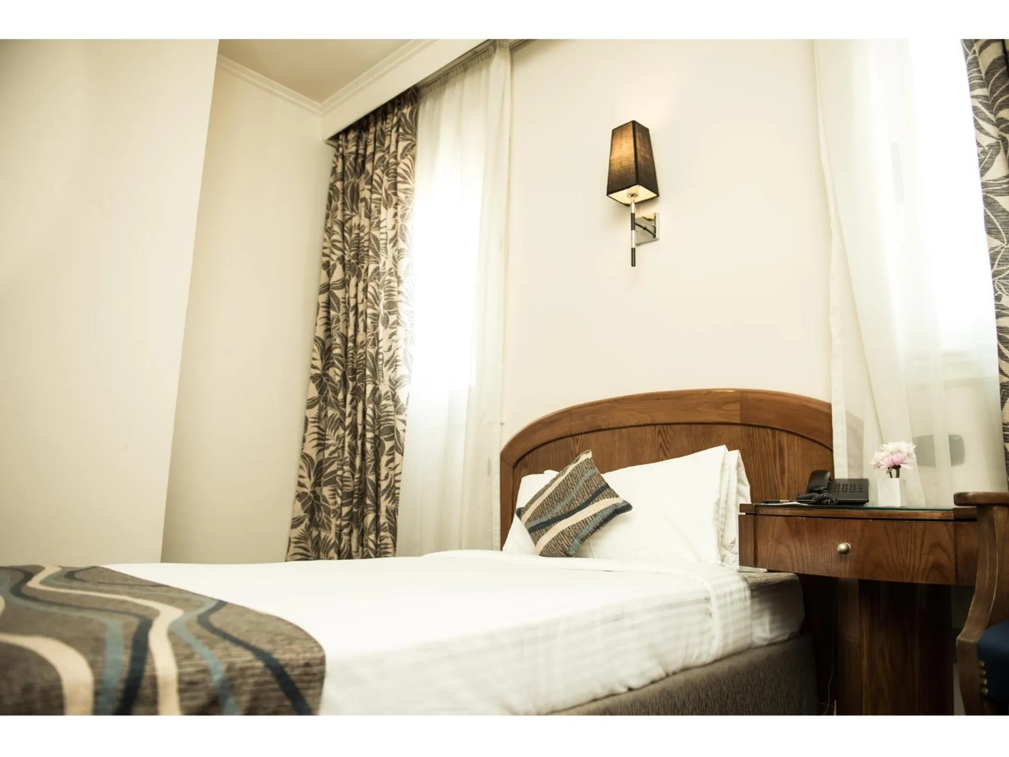 Bedroom, Bed in Cherry Maryski Hotel