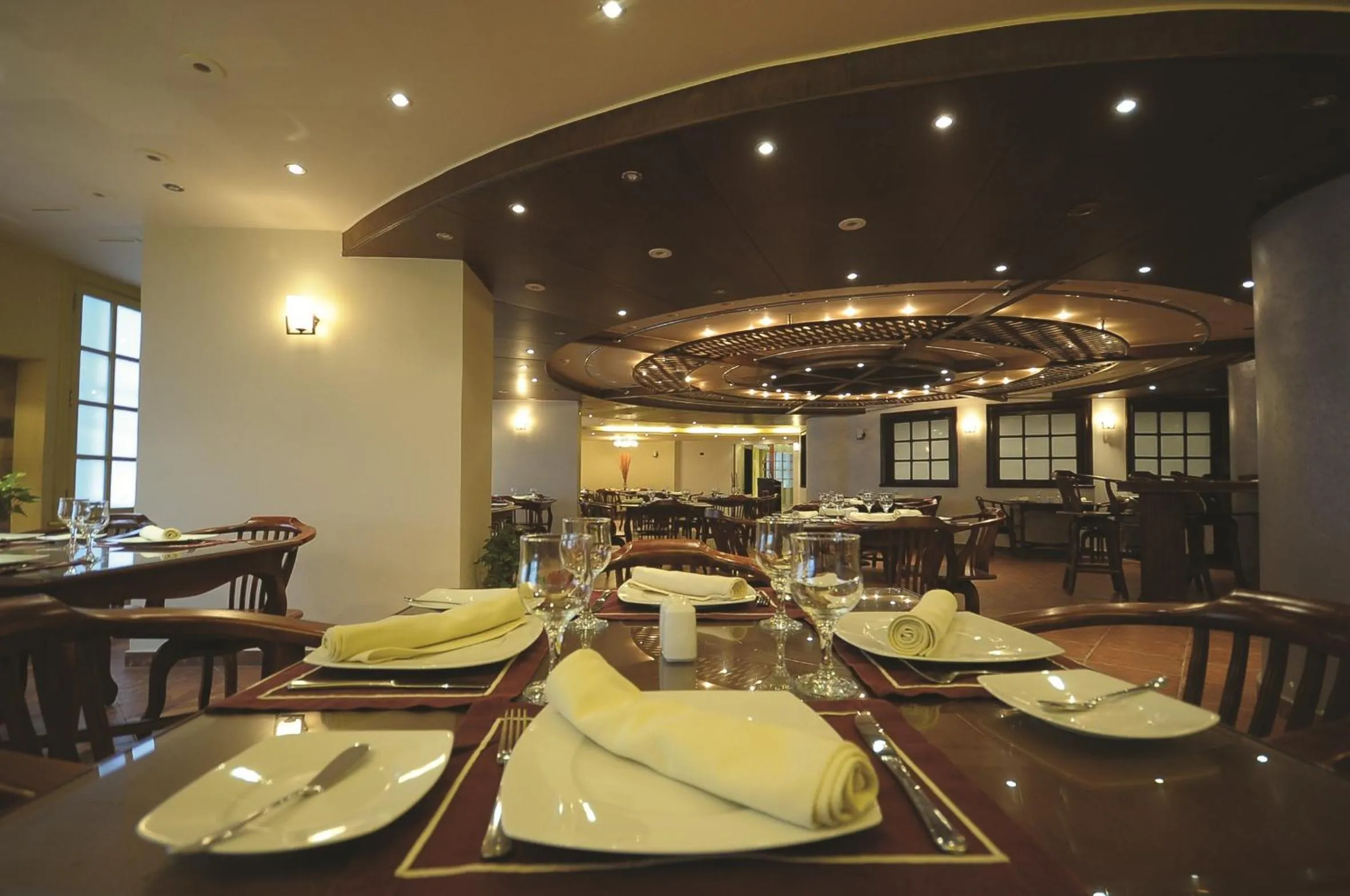 Restaurant/places to eat in Cherry Maryski Hotel