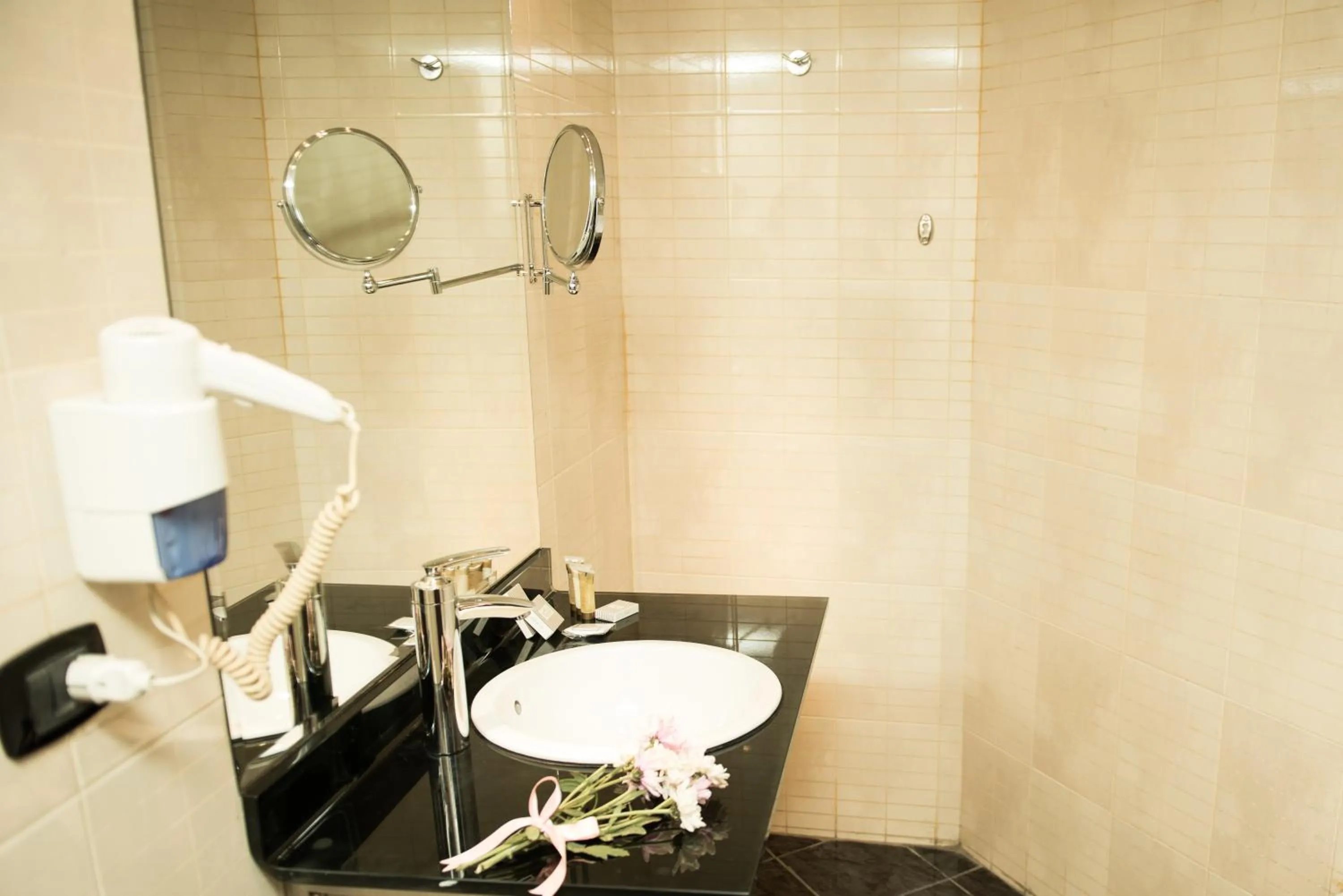 Cherry Maryski Hotel