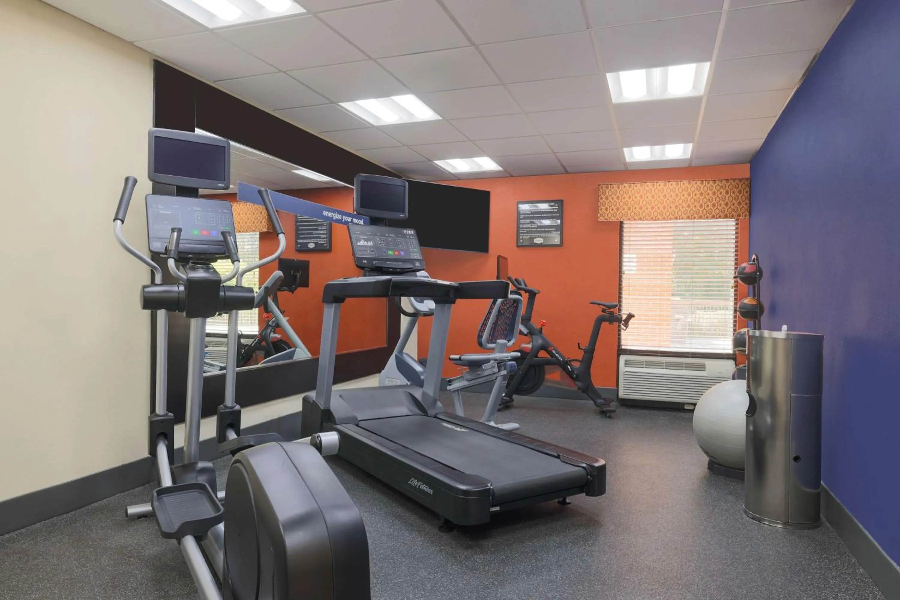 Fitness centre/facilities in Hampton Inn Raleigh/Garner