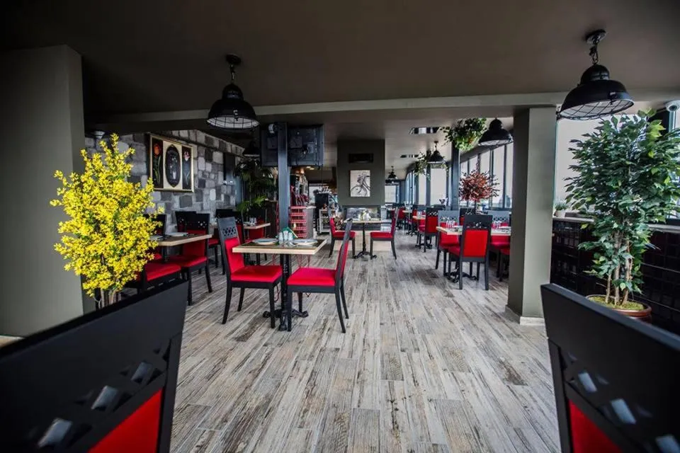 Restaurant/places to eat in RİVADA HOTEL