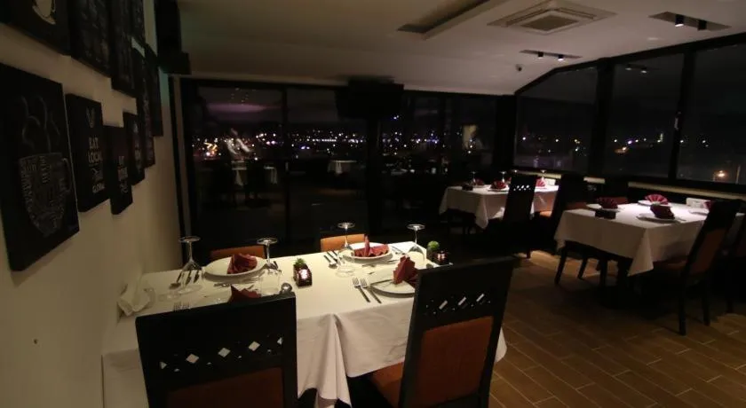 Restaurant/places to eat in RİVADA HOTEL