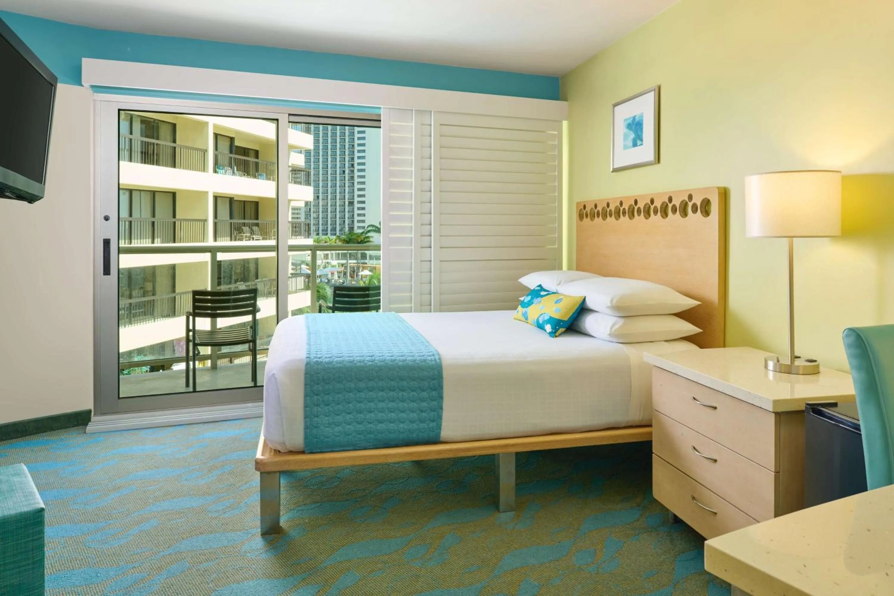 Bed in Waikiki Circle Hotel by Castle