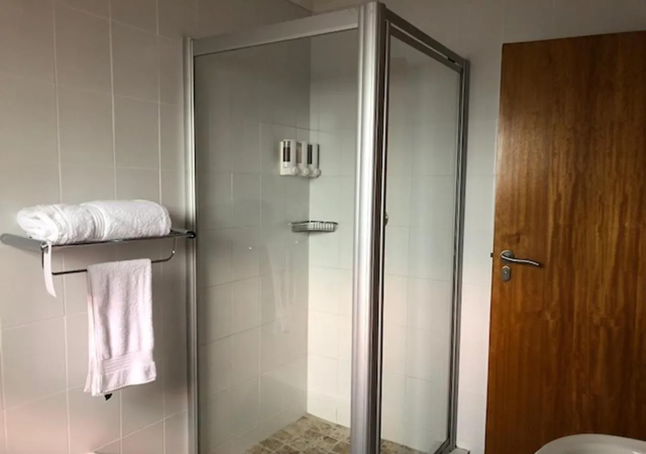 Shower in A La Martha's Air-Port Guest House