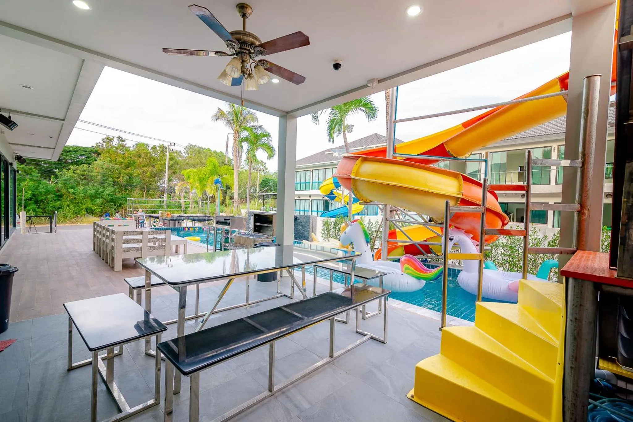 Restaurant/places to eat in Smart home huahin