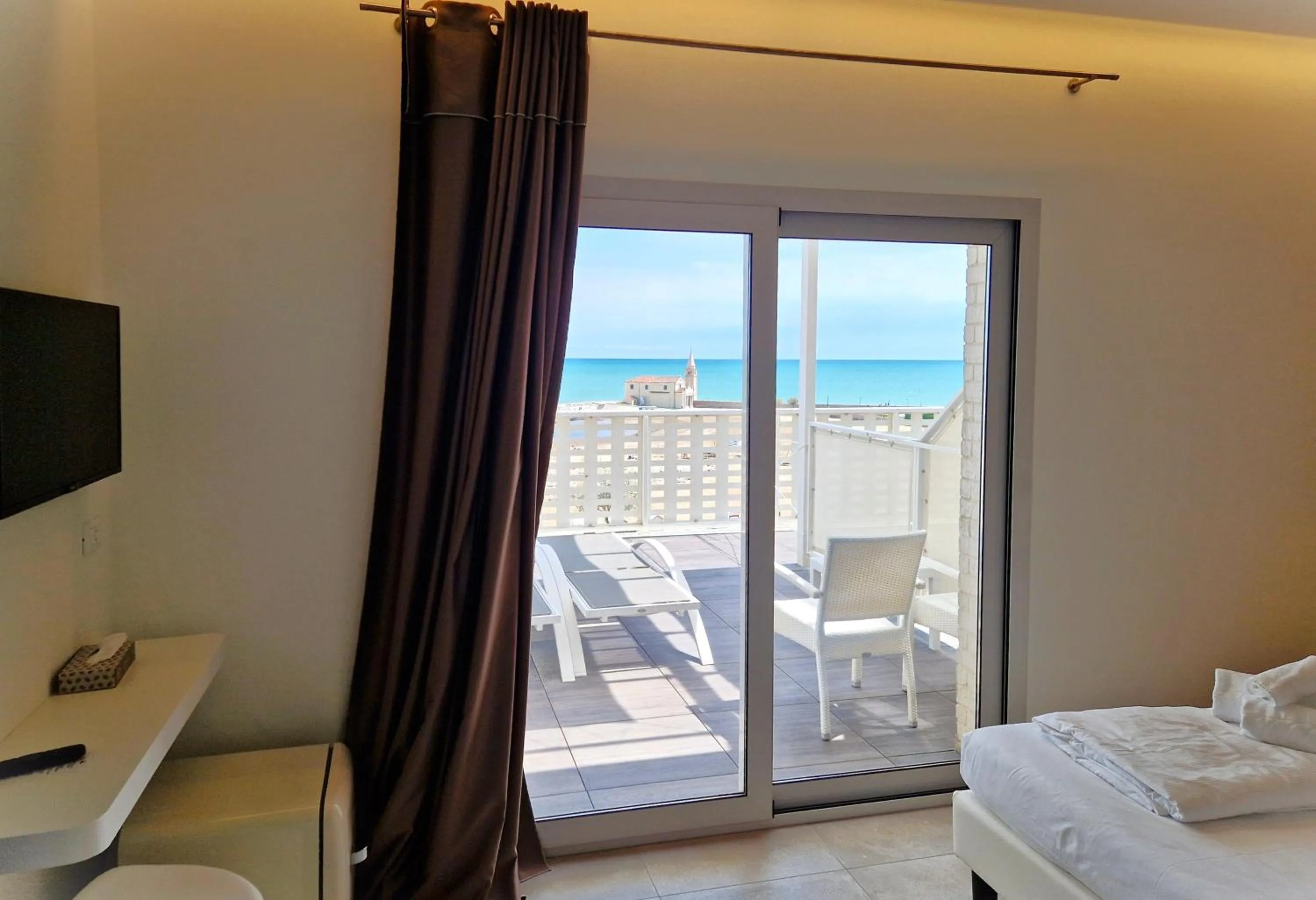 Bedroom, Bed in Stellamare