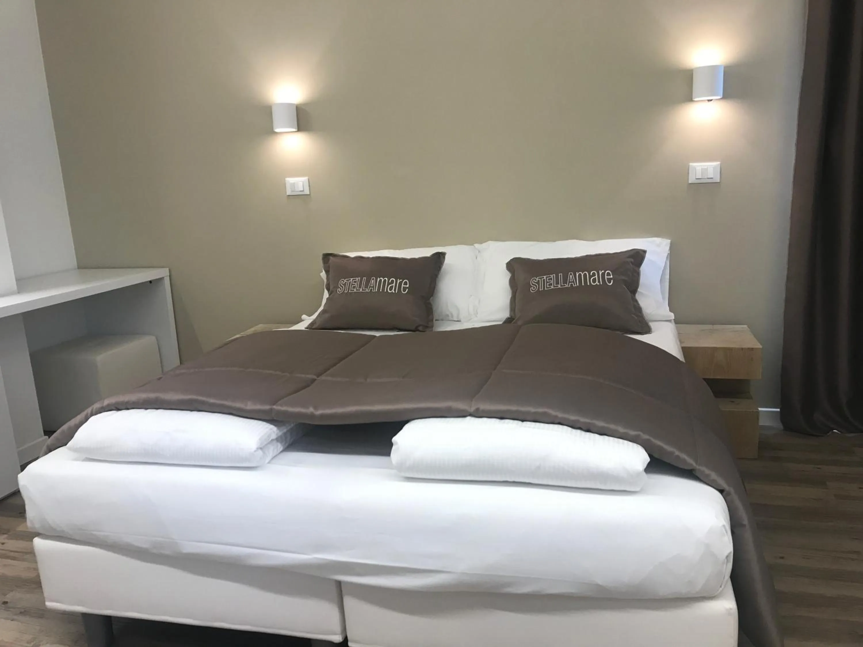 Photo of the whole room, Bed in Stellamare