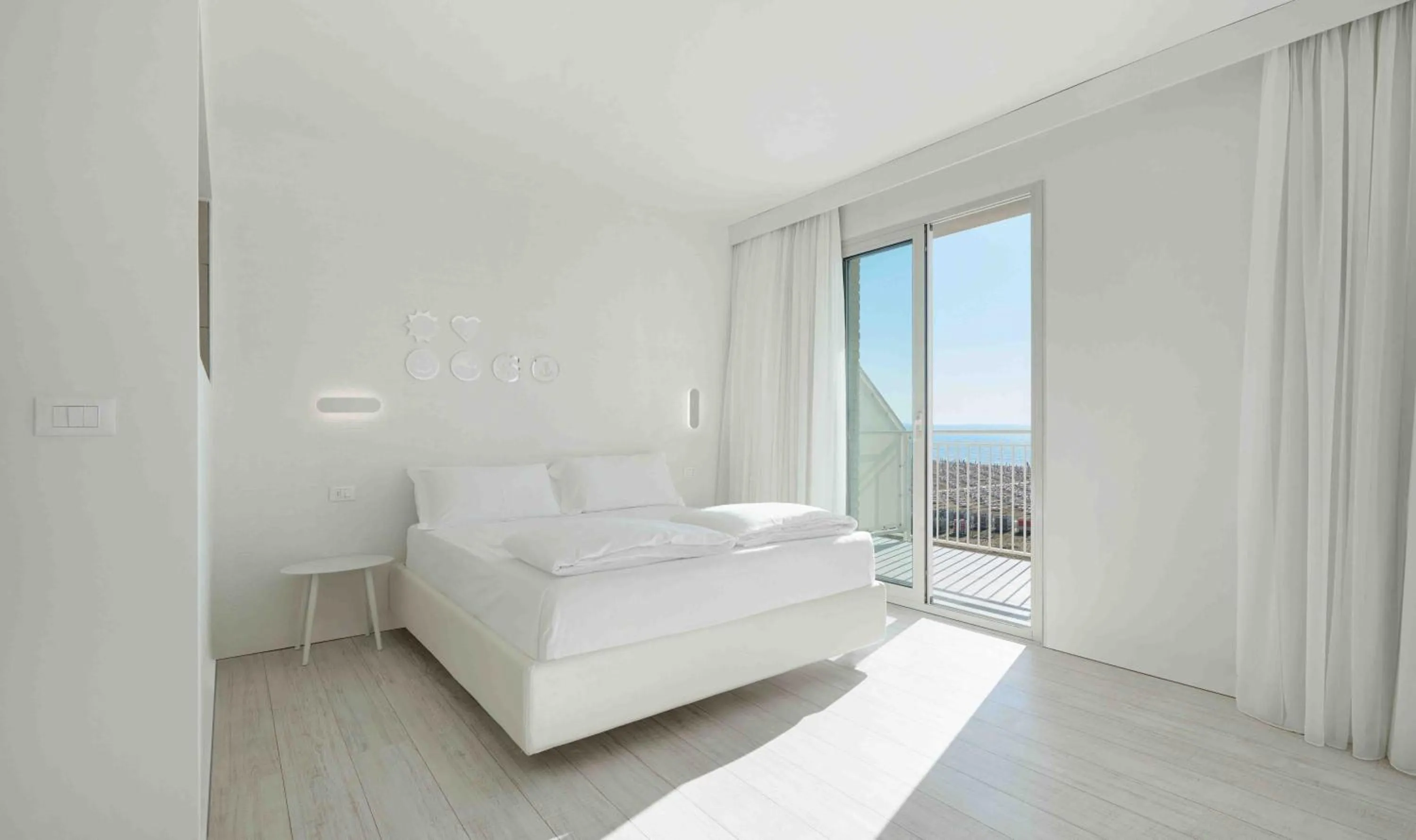 Bedroom, Bed in Stellamare