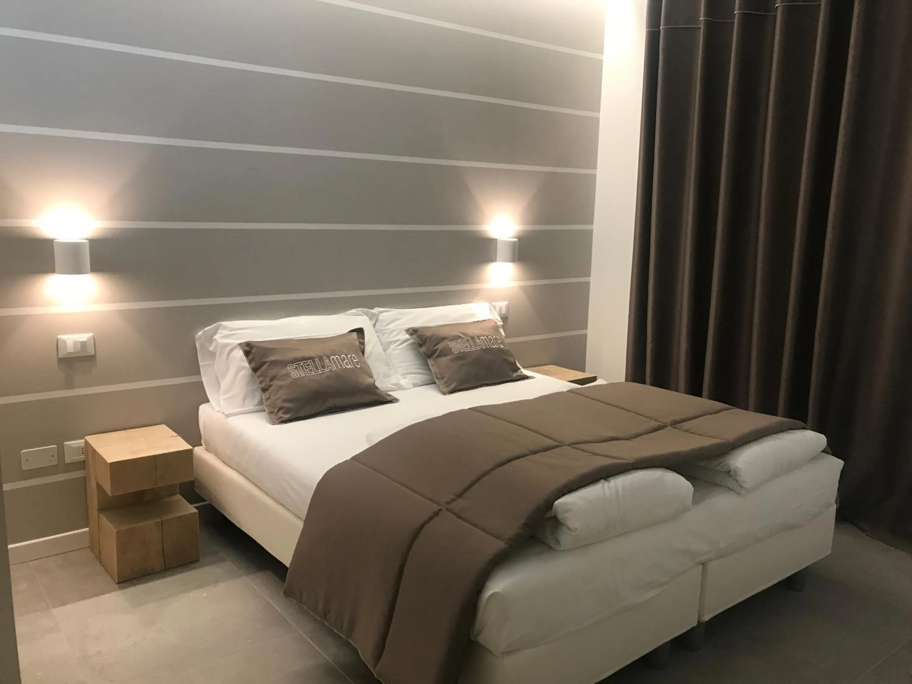 Bedroom, Bed in Stellamare