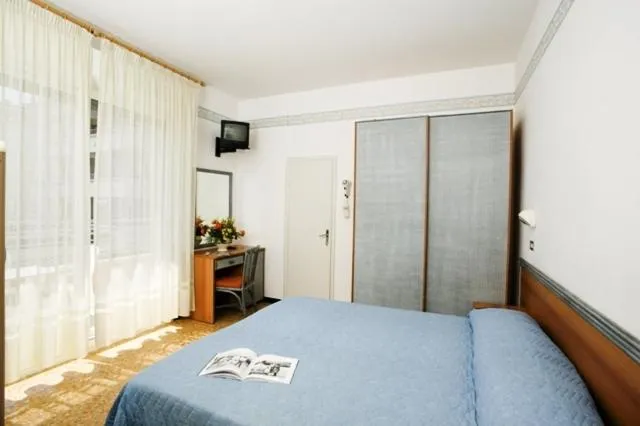 Bedroom, Bed in Albergo Villa Mauri