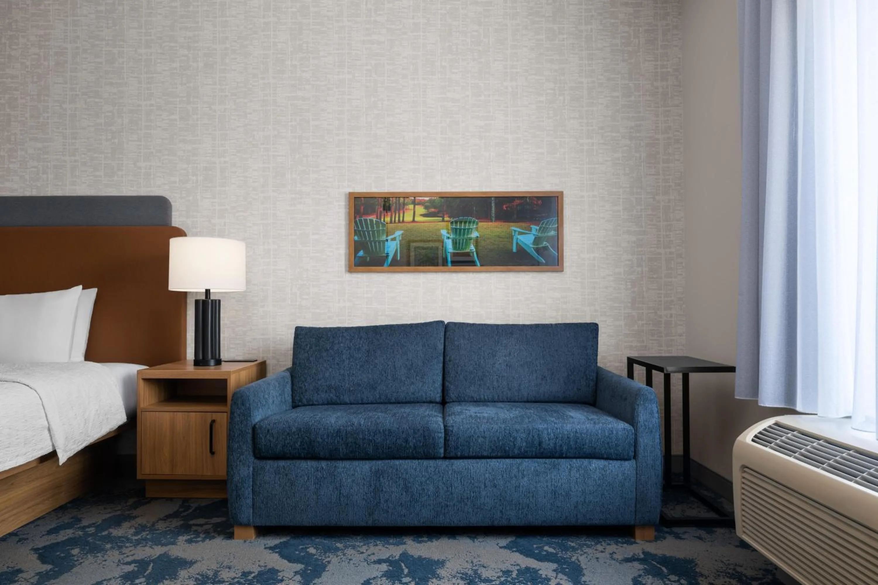 Living room, Bed in Hampton Inn & Suites Southern Pines-Pinehurst