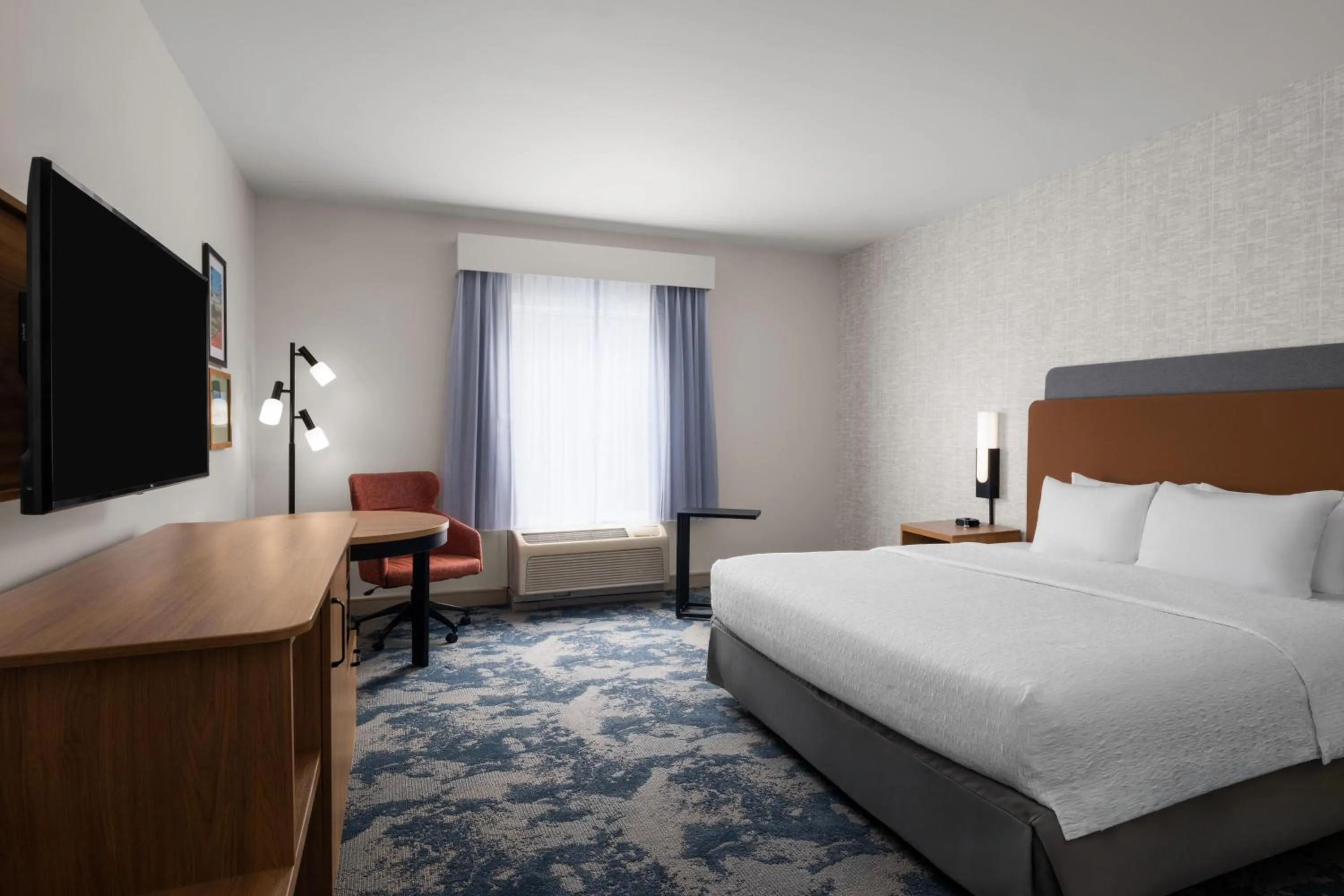 Bed in Hampton Inn & Suites Southern Pines-Pinehurst