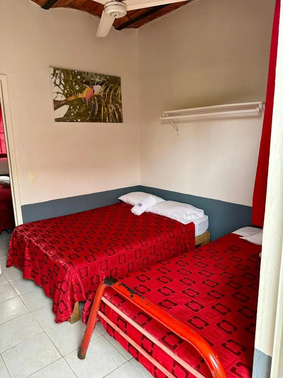 Basic Triple Room in Bungalows Las Glorias Basic Triple Room in Bungalows Las Glorias